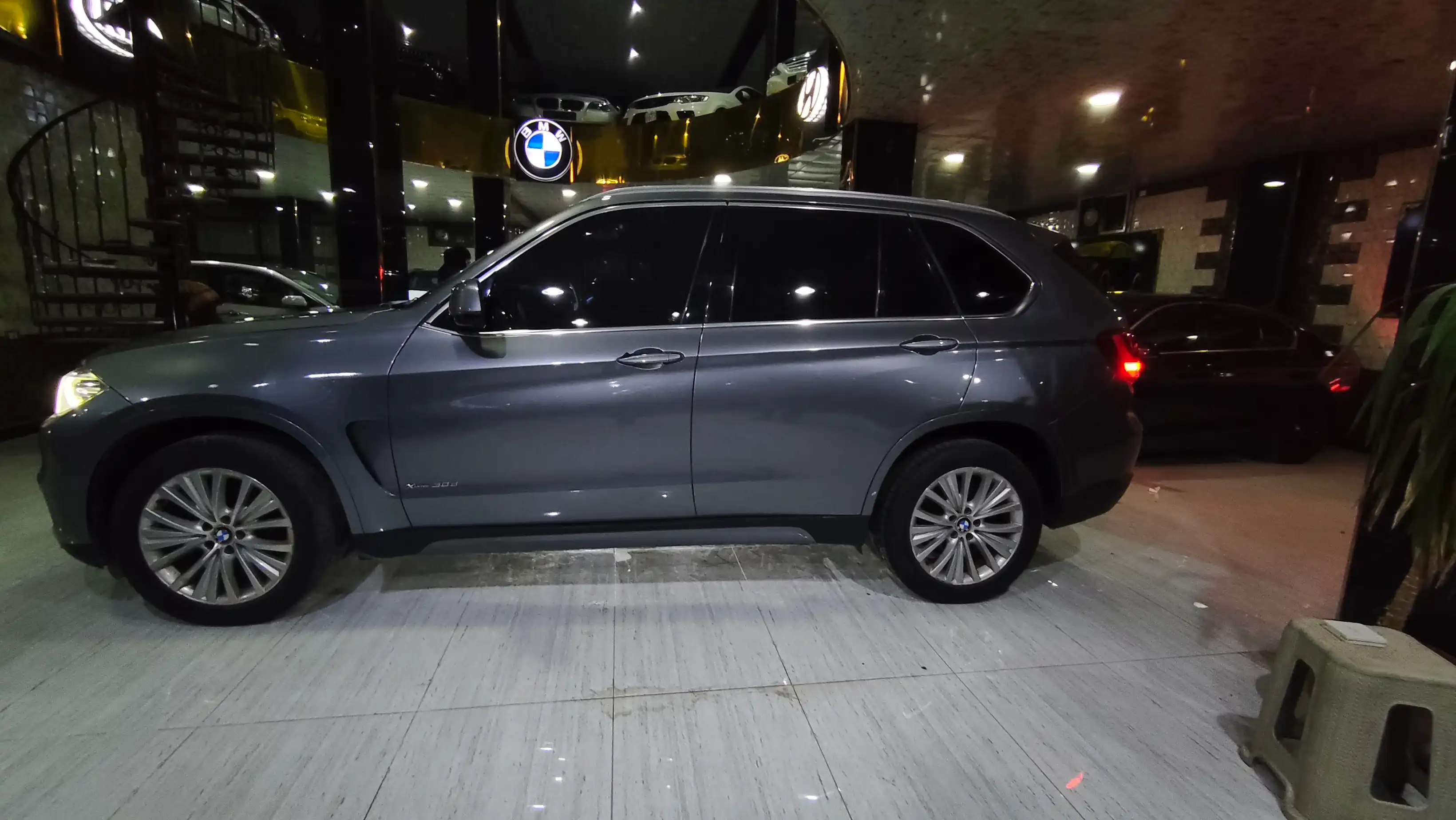 kilometrage car sale bmw x5 xdrive40d suv 2015 aleppo zp image