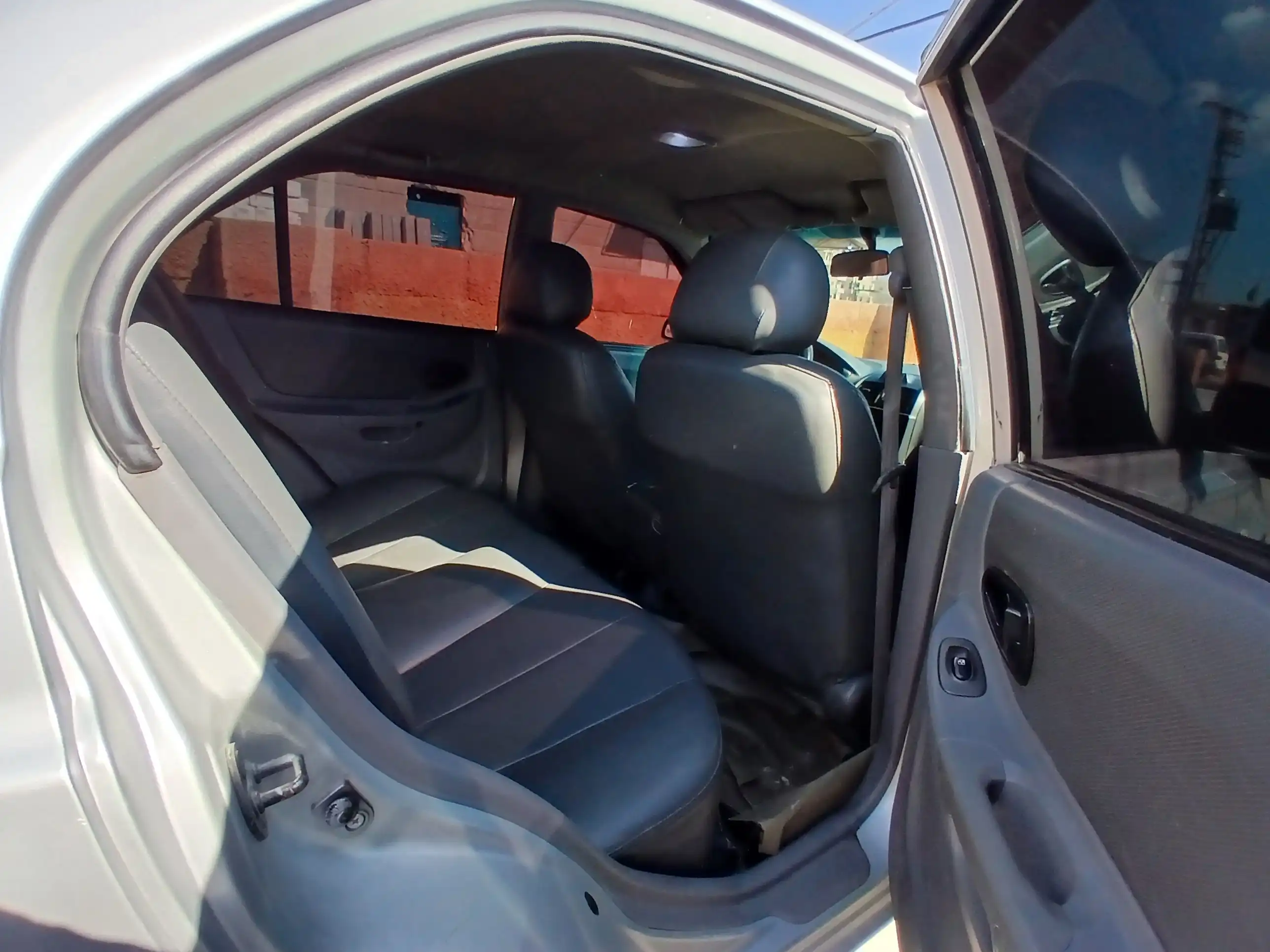 kilometrage car sale hyundai accent standard sedan used 2004 aleppo yz image