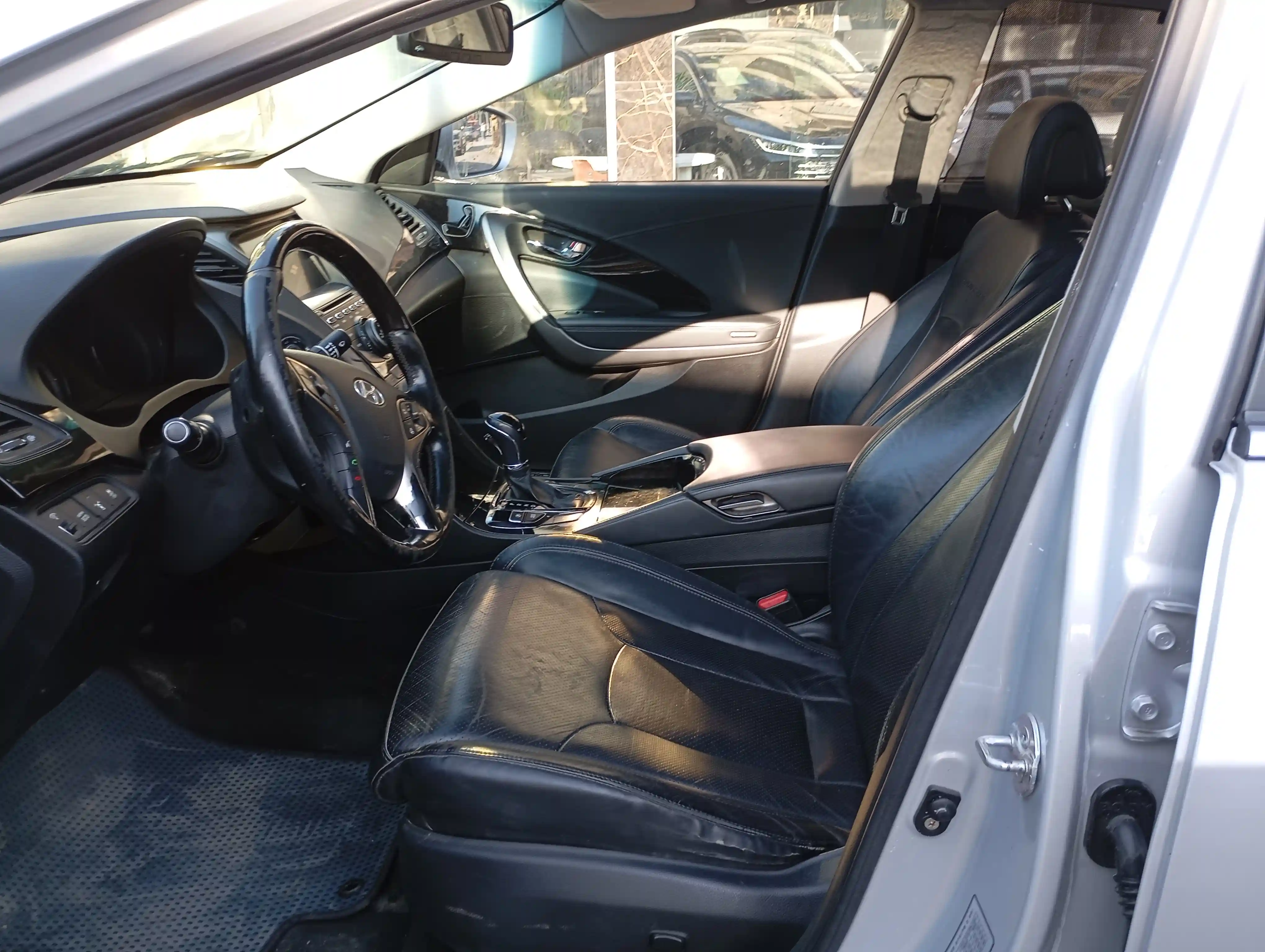 kilometrage car sale hyundai grandeur hg 300 sedan used 2012 aleppo aa image