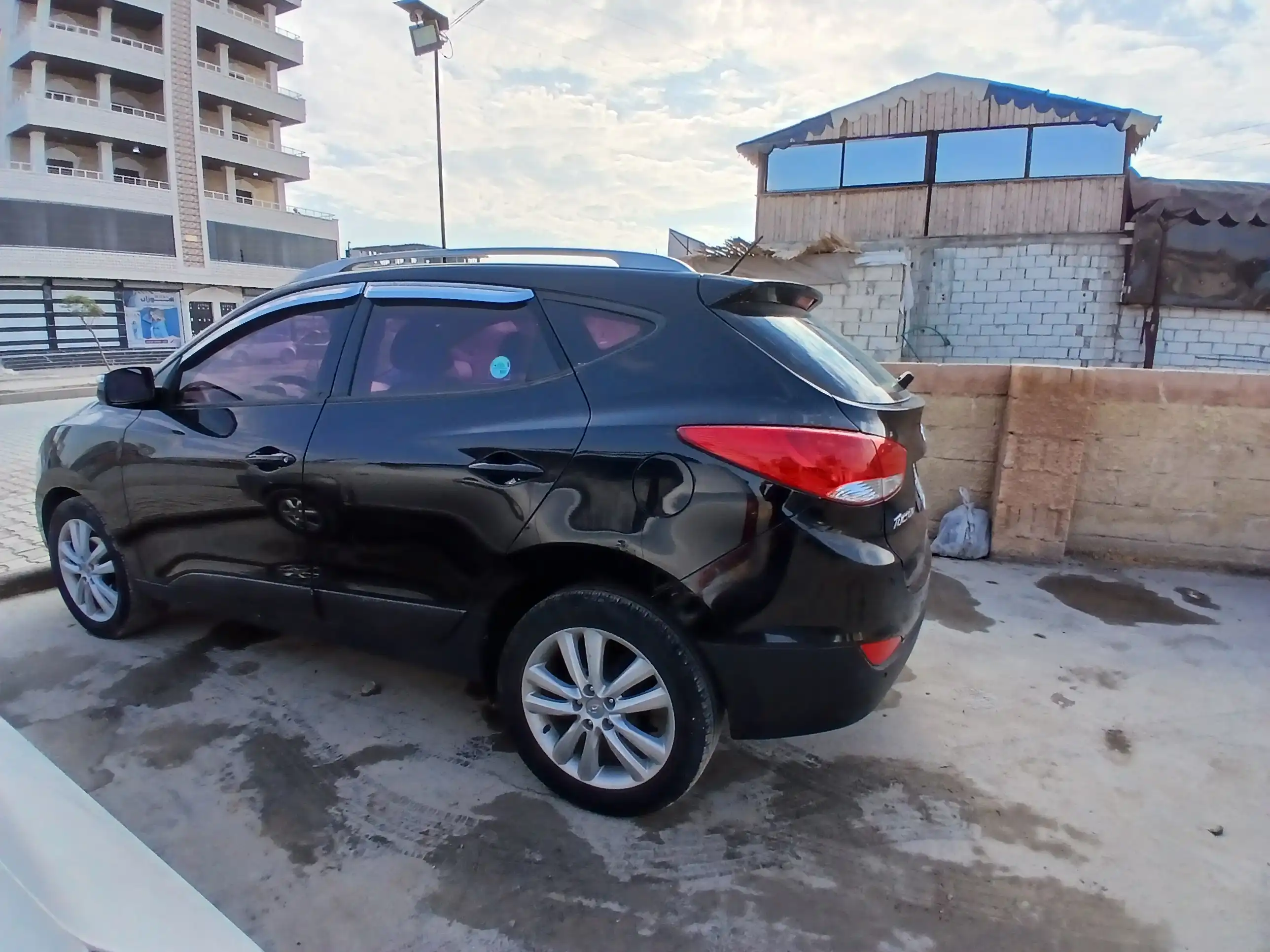 kilometrage car sale hyundai tucson lx20 evgt suv used 2011 bo image