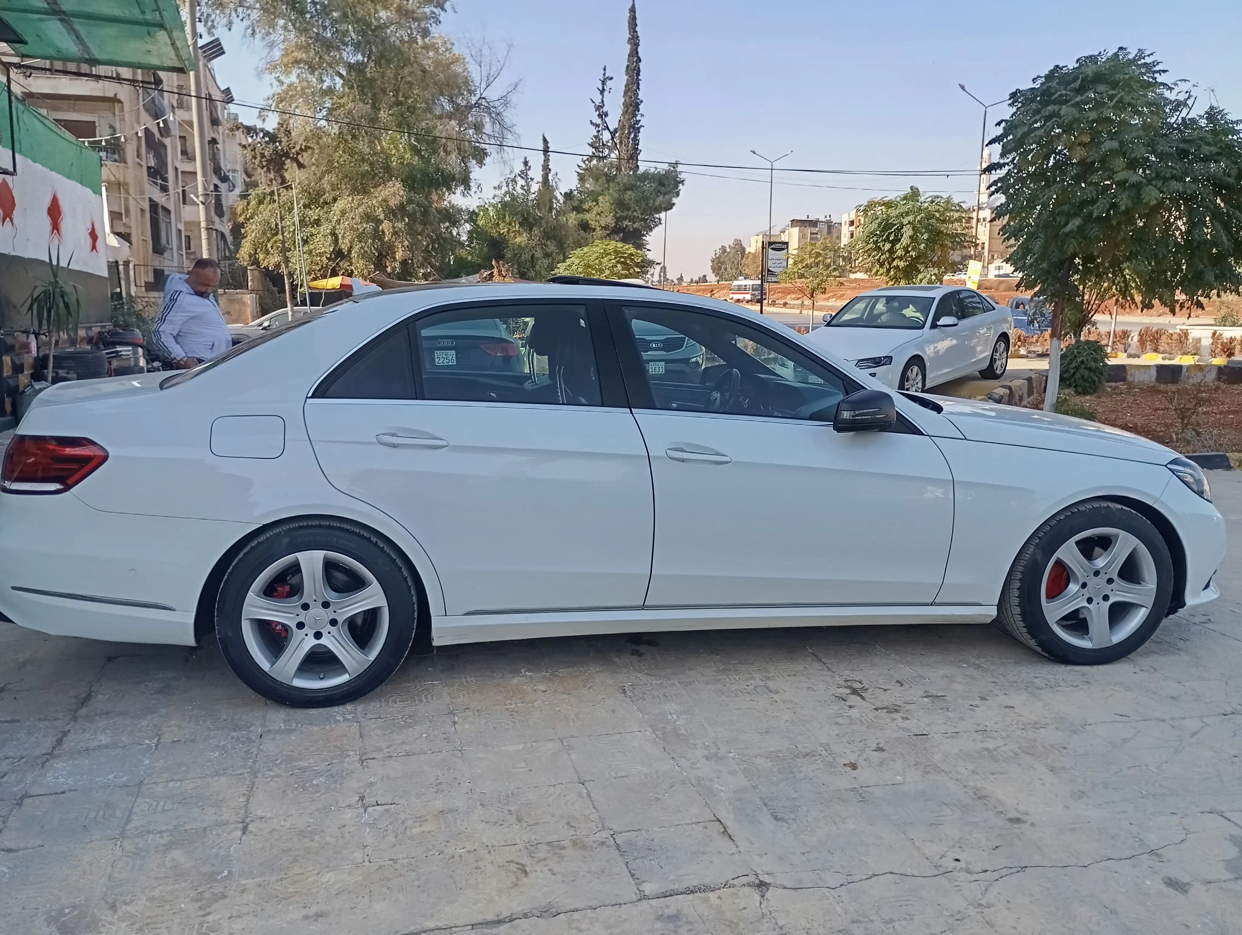 kilometrage car sale mercedes e class e 220 sedan used 2014 aleppo tk image