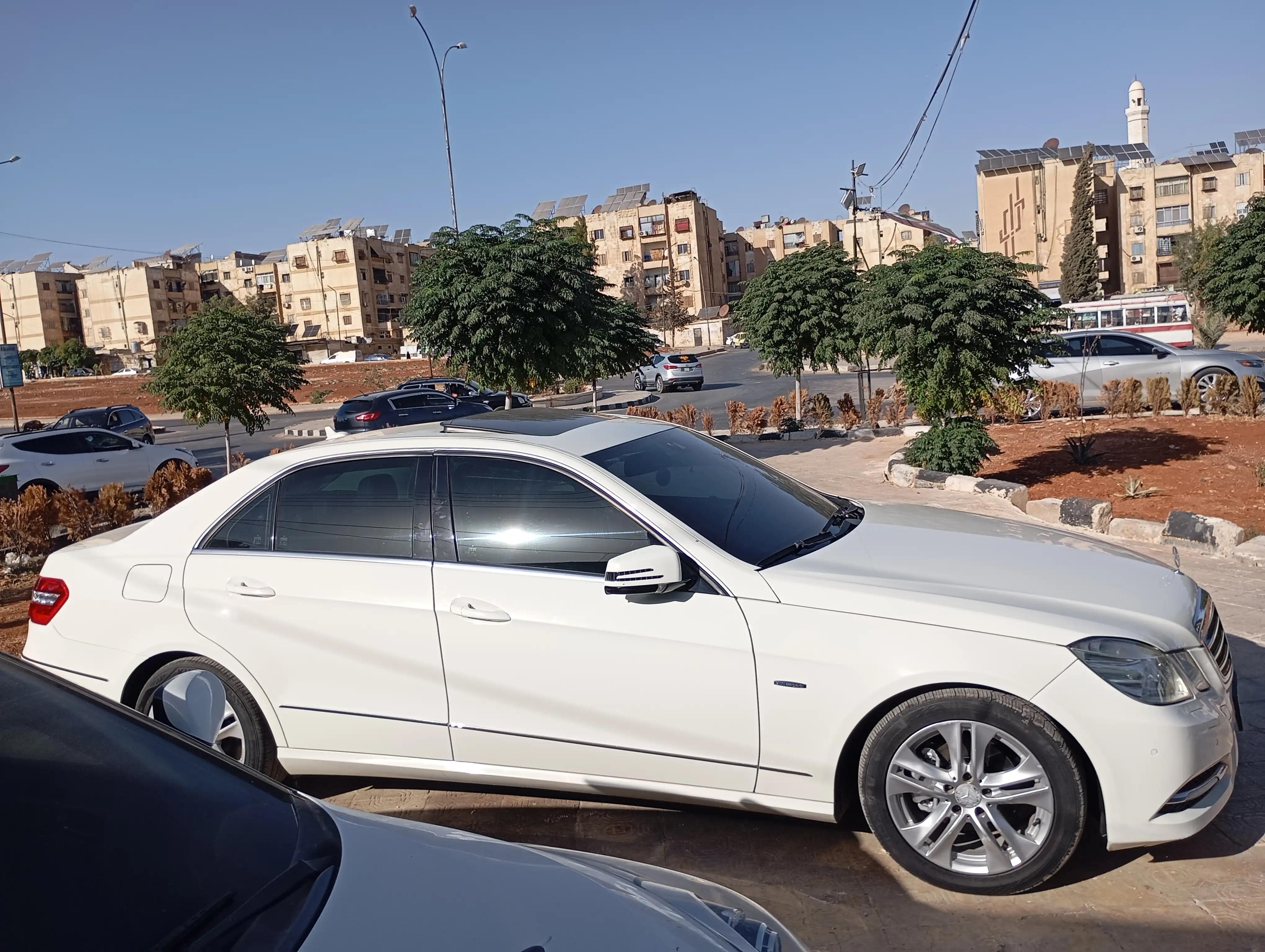 kilometrage car sale mercedes benz e class e 220 cdi sedan used 2012 aleppo xh image