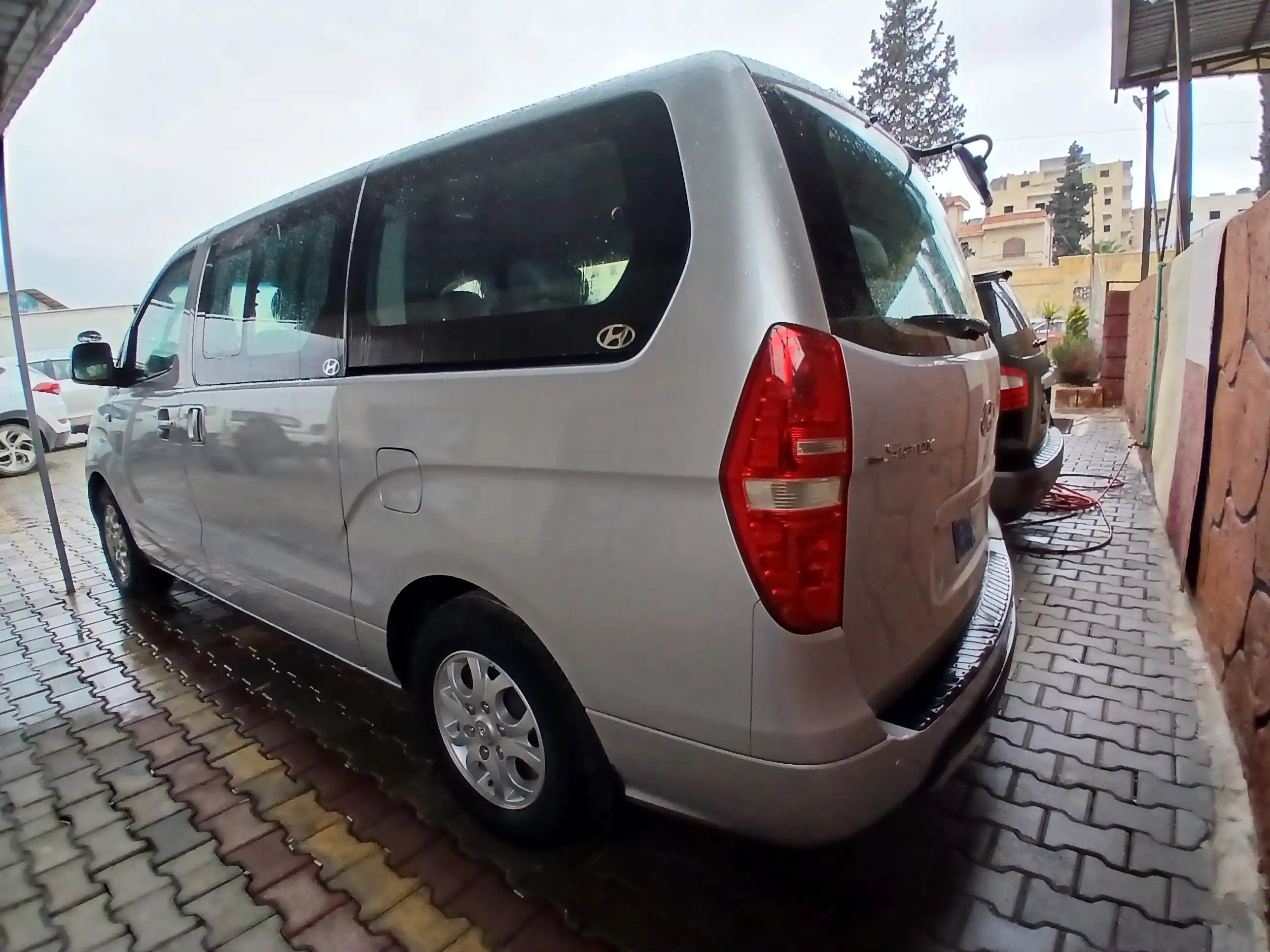 kilometrage car sale hyundai grand starex cvx van used 2010 aleppo ep image