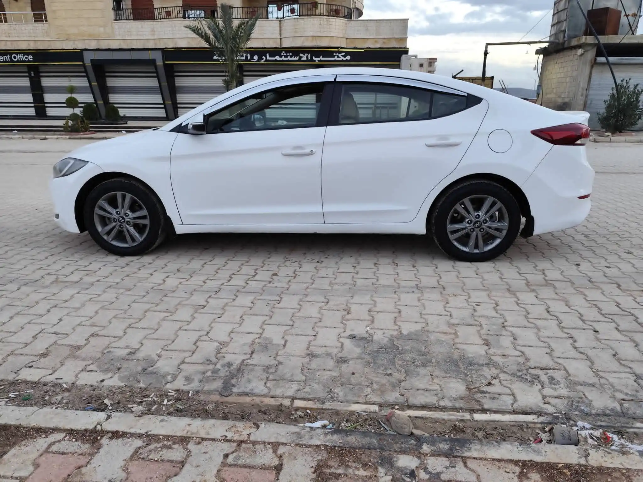 kilometrage car sale hyundai elantra standard sedan used 2017 aleppo wh image