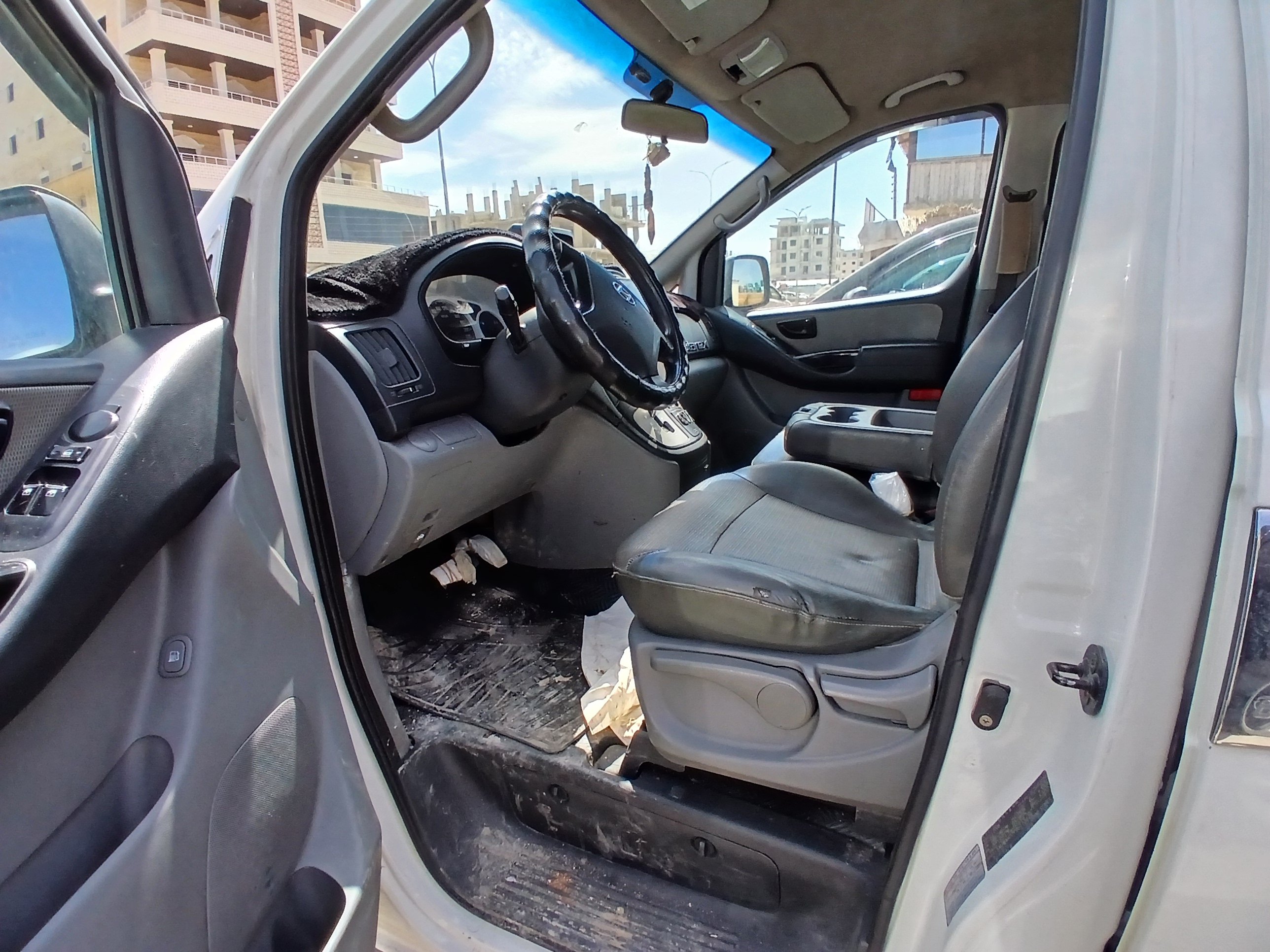 kilometrage car sale hyundai h 1 standard van used 2009 aleppo wz image