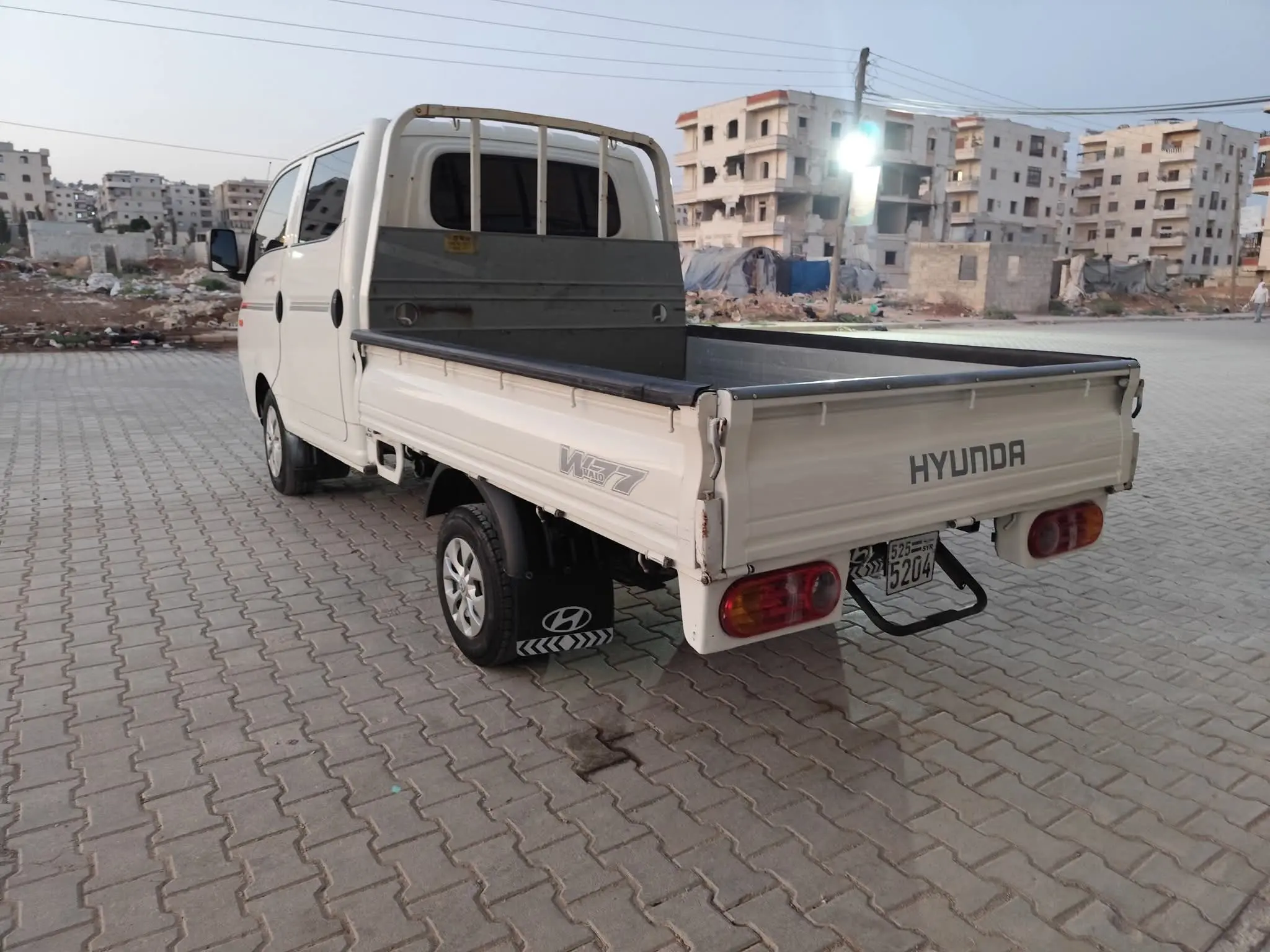 kilometrage car sale hyundai cargo truck used 2009 aleppo ek image