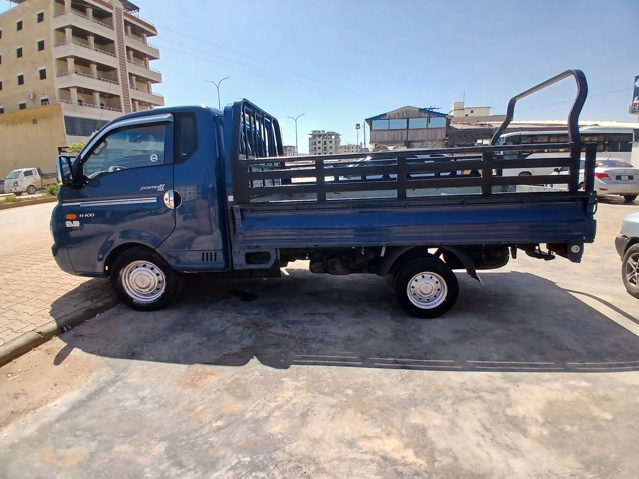 kilometrage car sale hyundai porter ii 2 crdi cargo truck used 2006 aleppo tq image