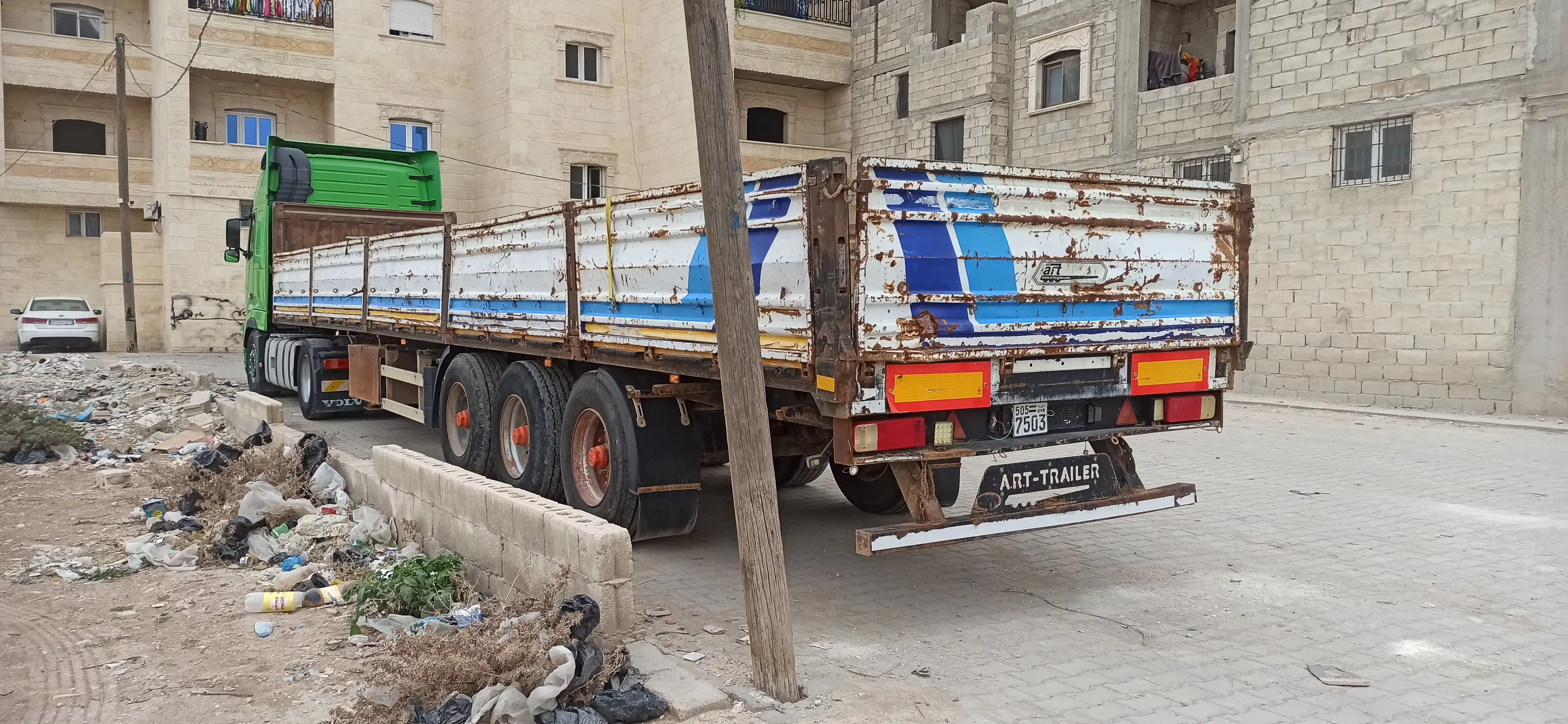 kilometrage truck volvo 460 standard semi trailer trucks used 2011 aleppo yt image