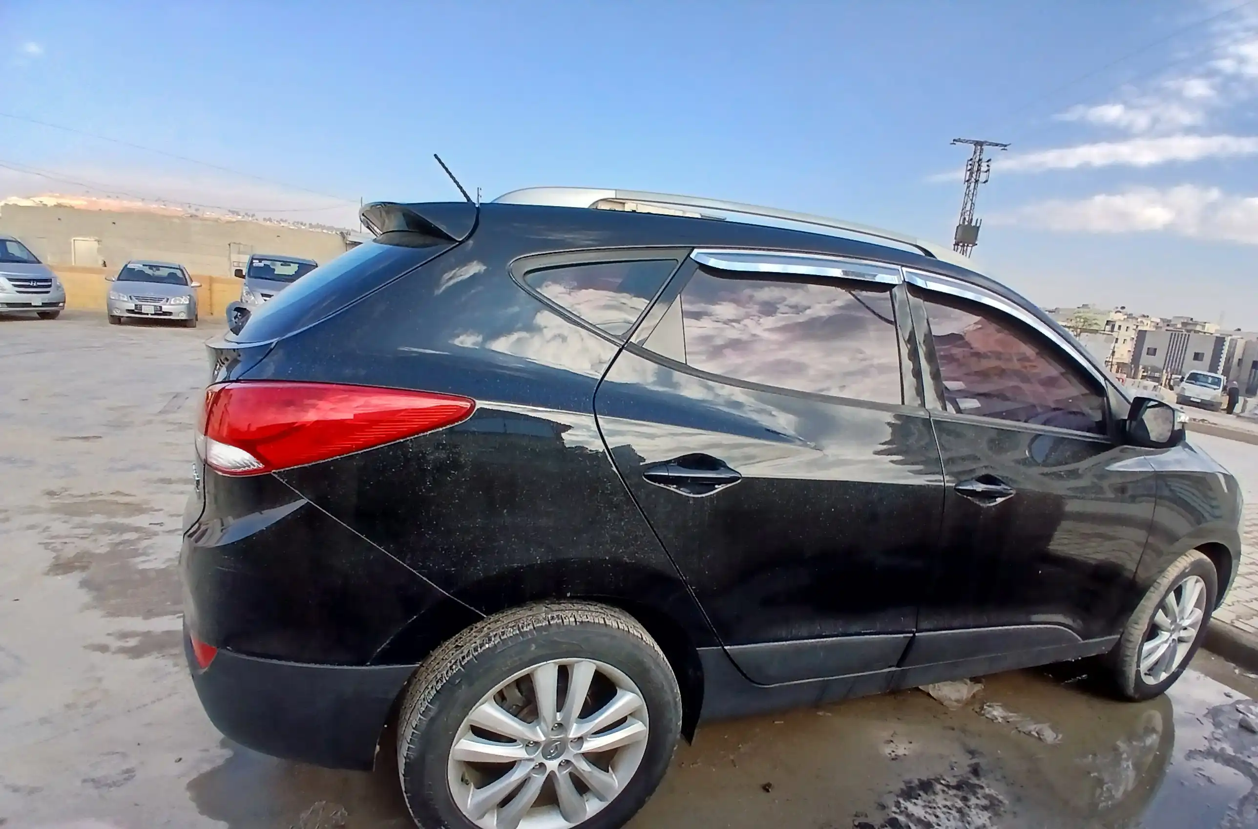 kilometrage car sale hyundai tucson lx20 evgt suv used 2011 bo image