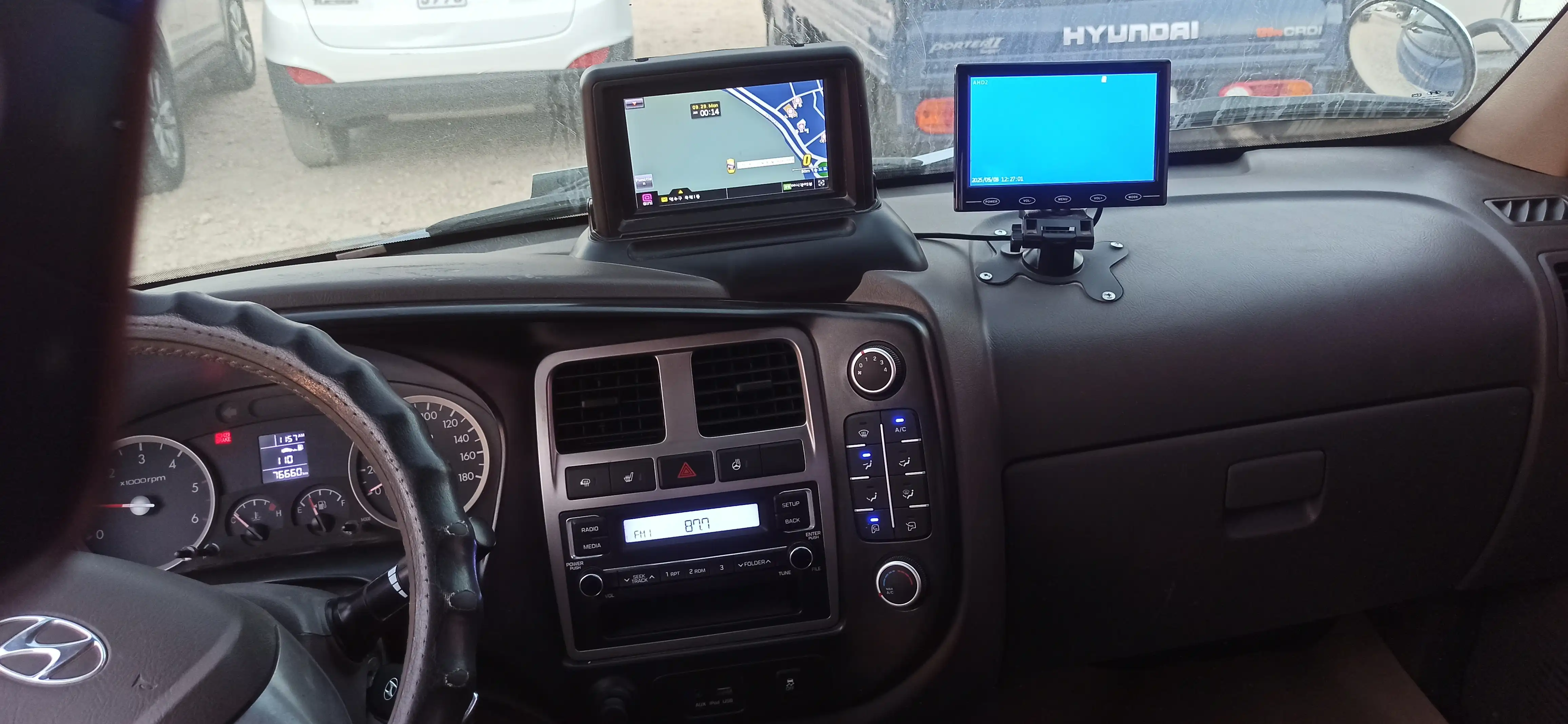 kilometrage car sale hyundai porter 2 crdi cargo truck used 2017 aleppo dt image