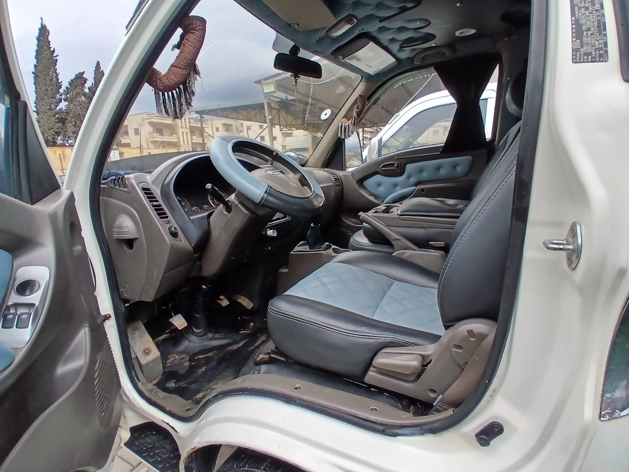 kilometrage car sale hyundai porter ii 2 crdi cargo truck used 2010 aleppo vt image