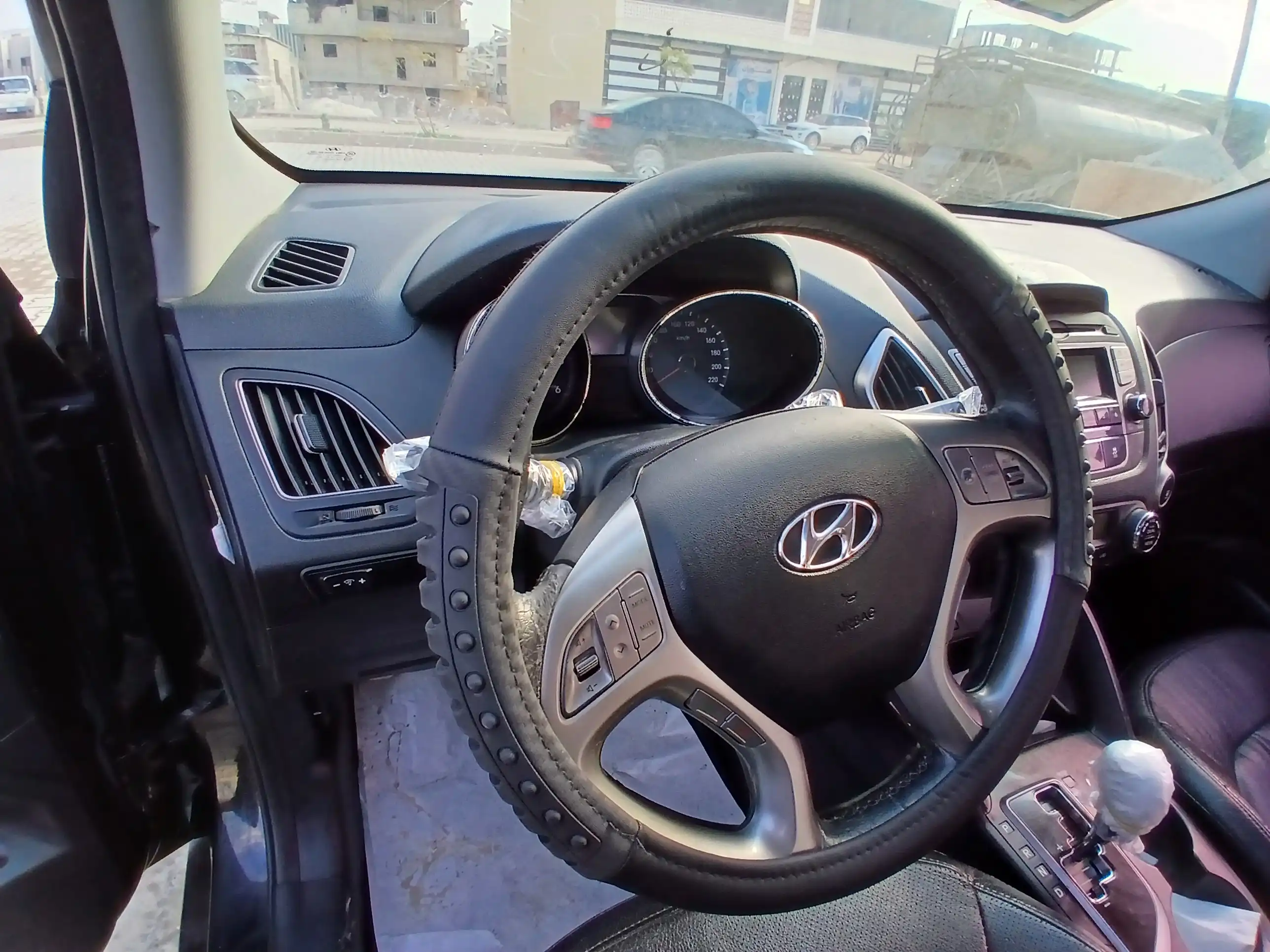 kilometrage car sale hyundai tucson lx20 evgt suv used 2011 bo image