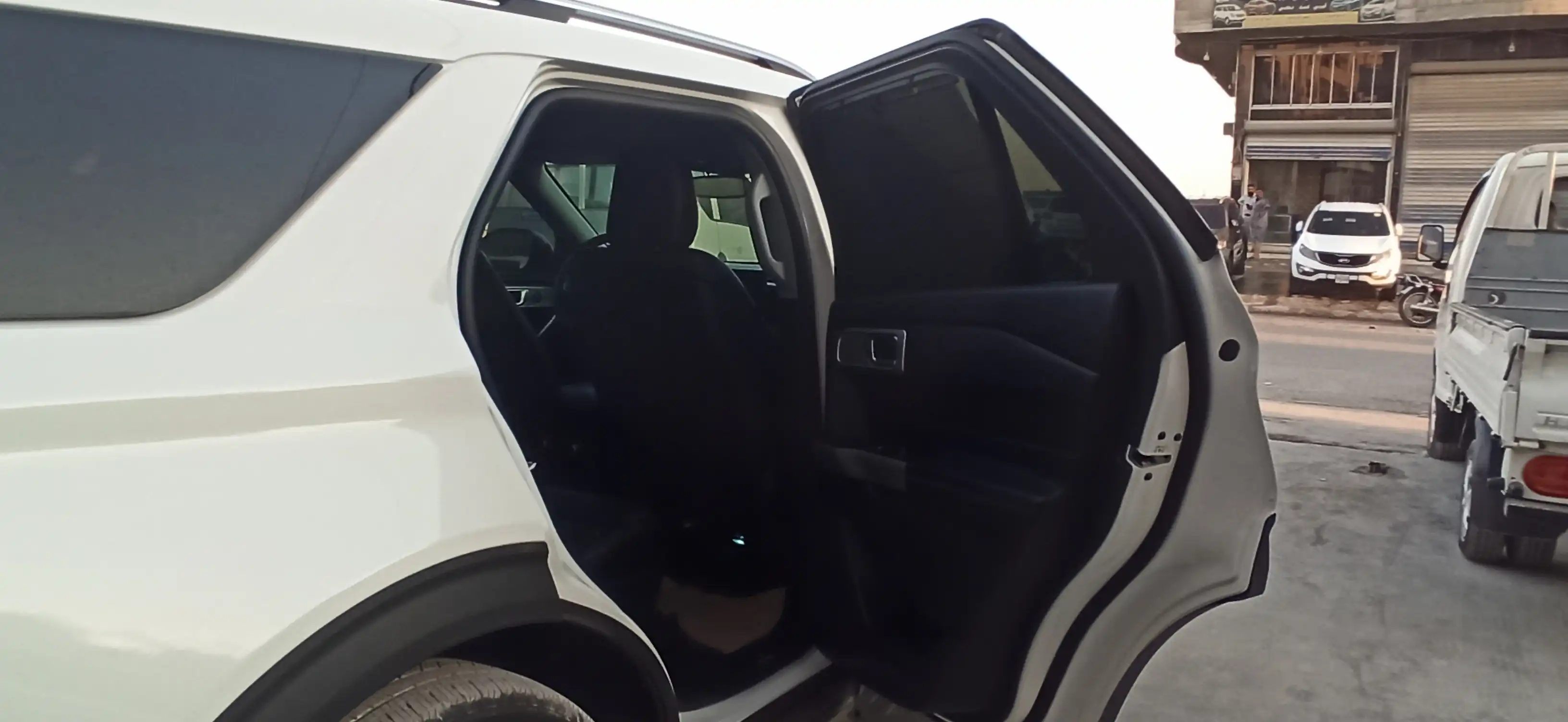 kilometrage car sale ford explorer limited suv used 2021 aleppo wm image