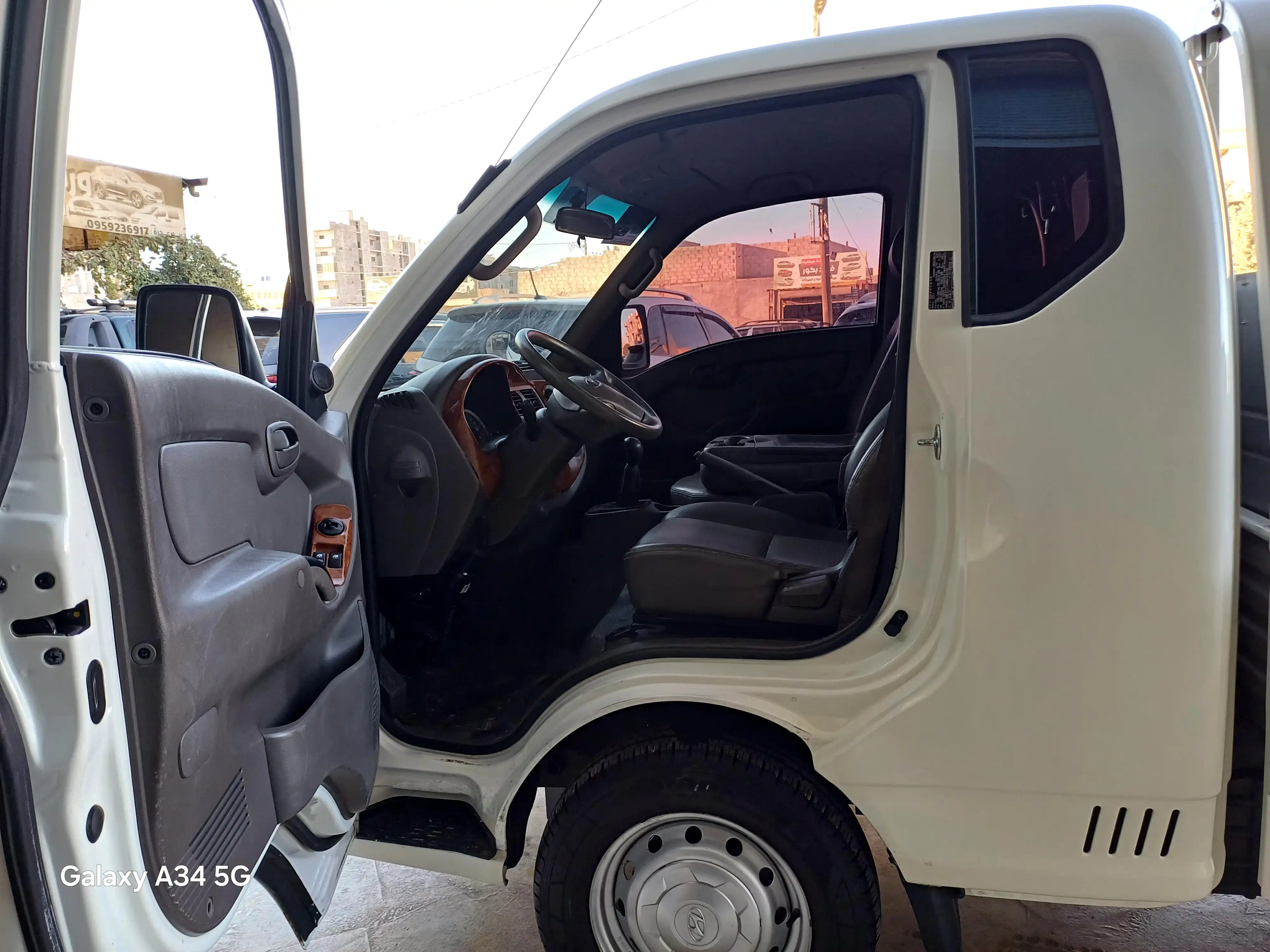 kilometrage car sale hyundai porter 2 crdi cargo truck used 2011 aleppo kq image