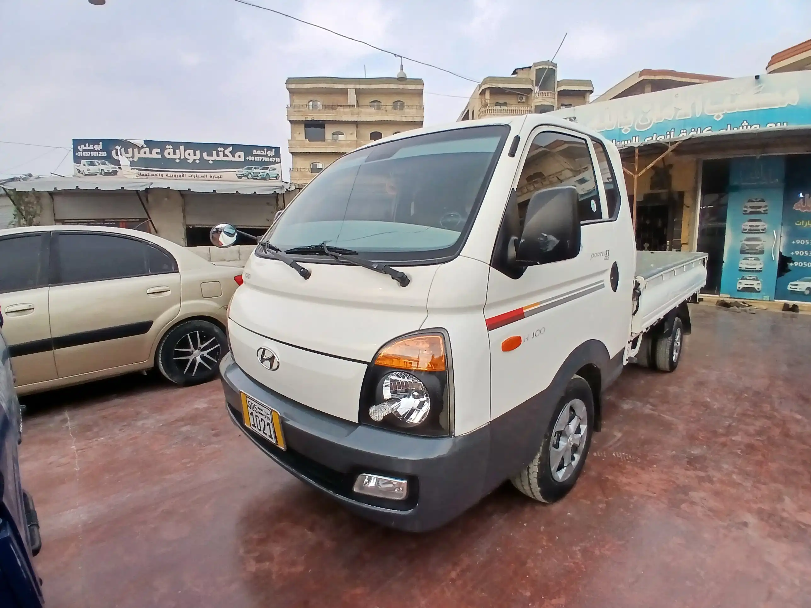 kilometrage car sale hyundai porter ii 2 crdi cargo truck used 2013 aleppo jt card image