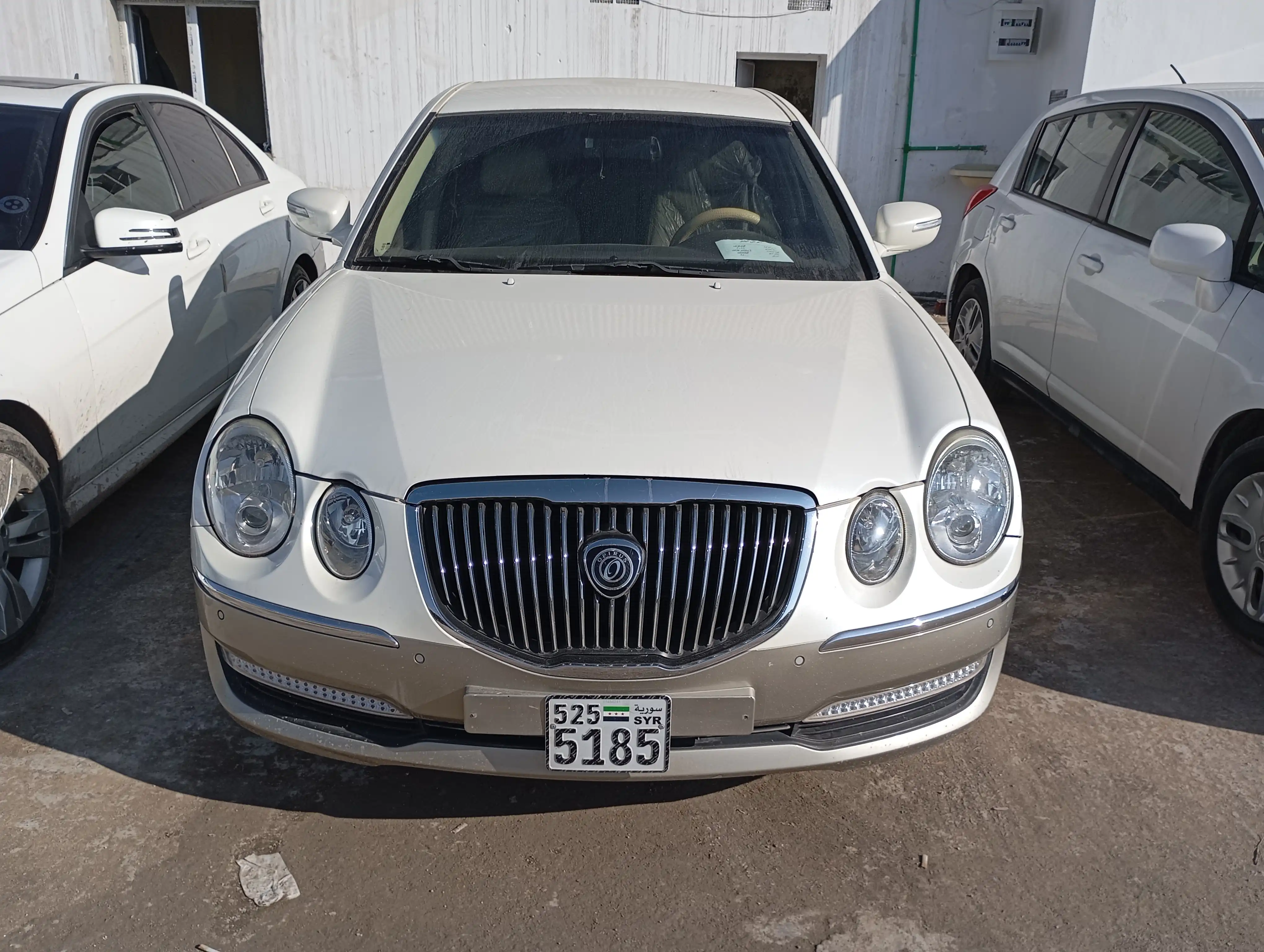 kilometrage car sale kia opirus 3 3l sedan used 2011 aleppo ph image