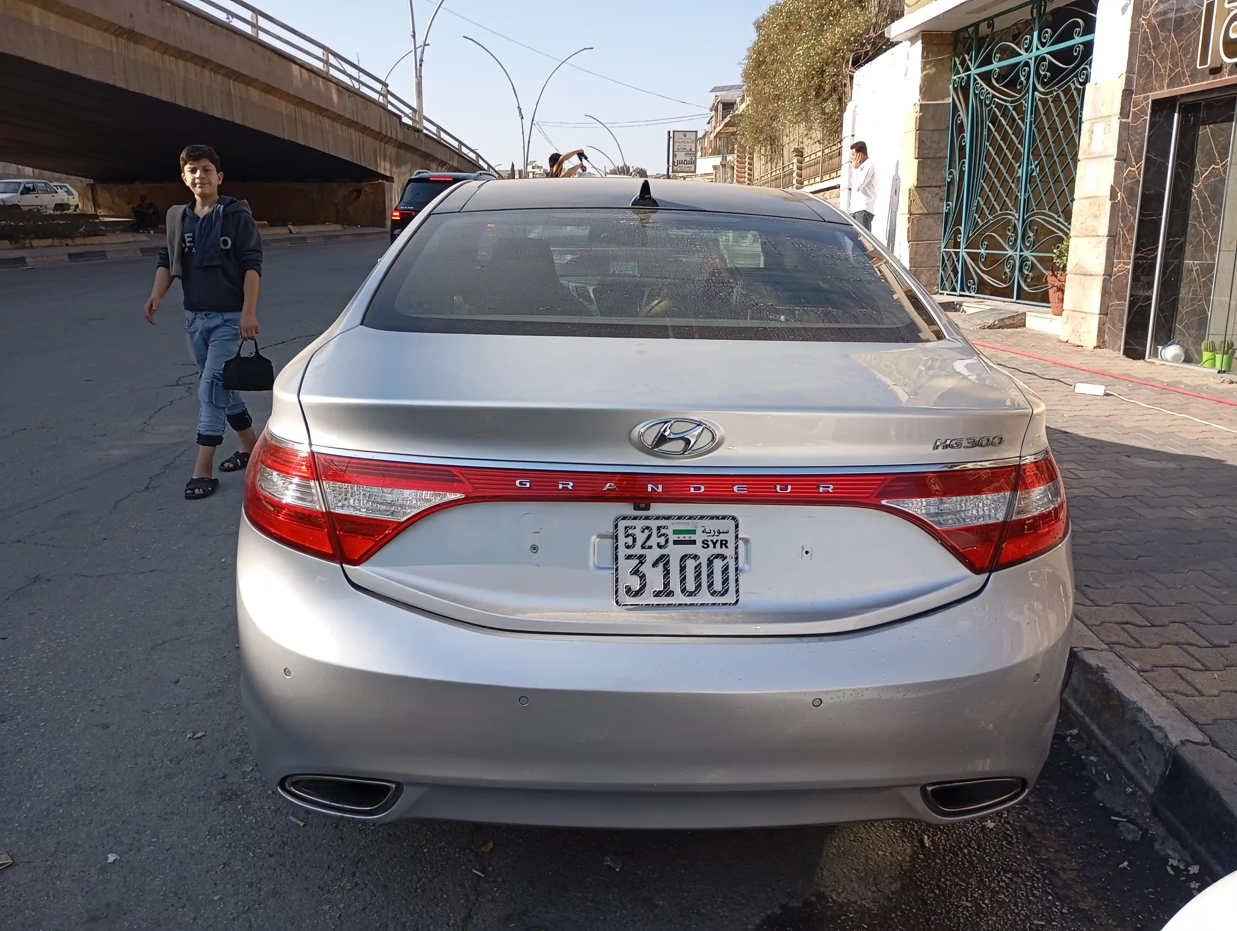 kilometrage car sale hyundai grandeur hg 300 sedan used 2012 aleppo aa image