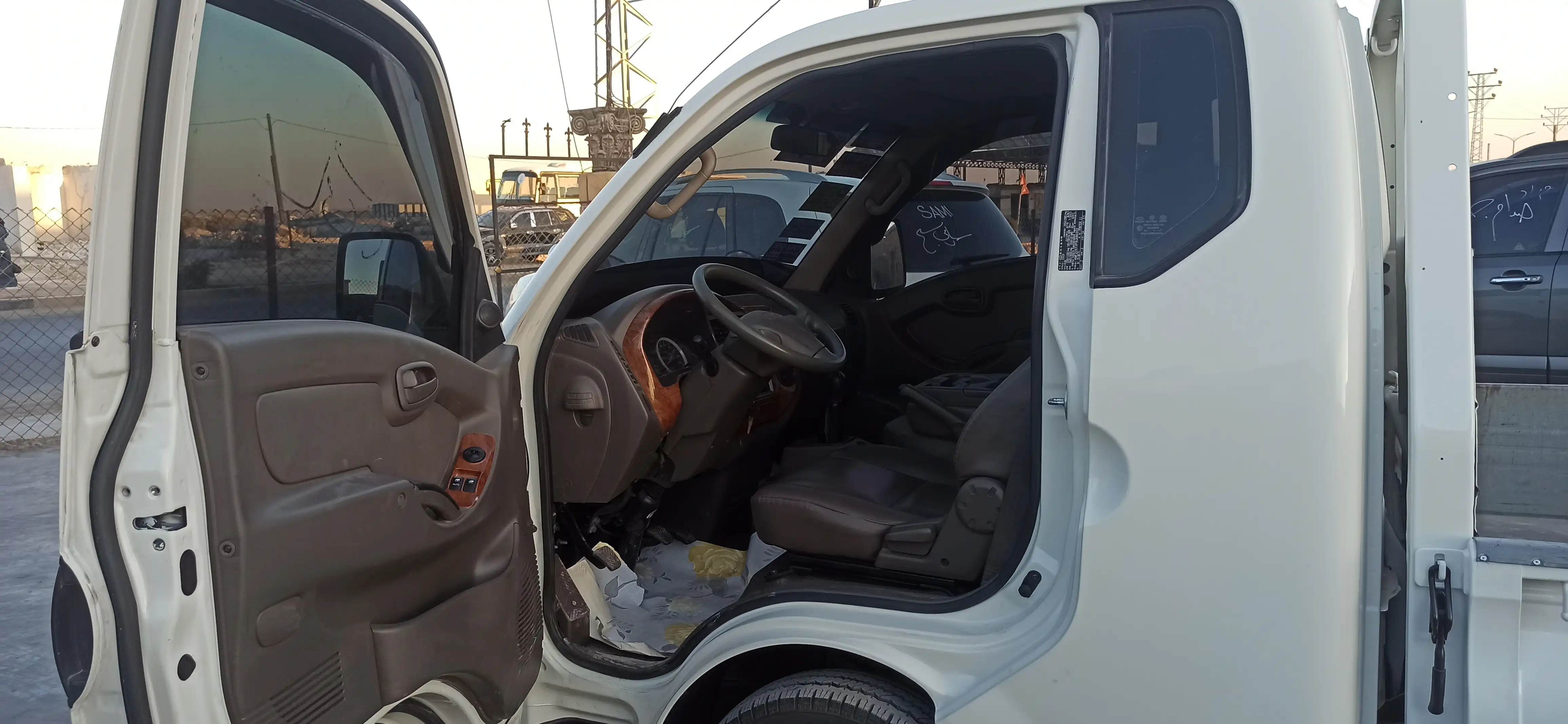 kilometrage car sale hyundai porter 2 crdi cargo truck used 2010 aleppo vh image