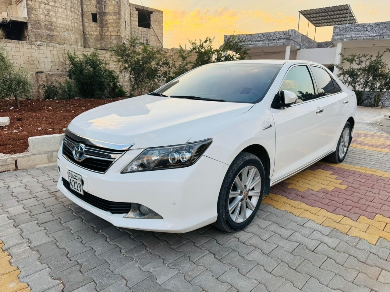 kilometrage car sale toyota corolla hybrid sedan used 2013 aleppo cl card image