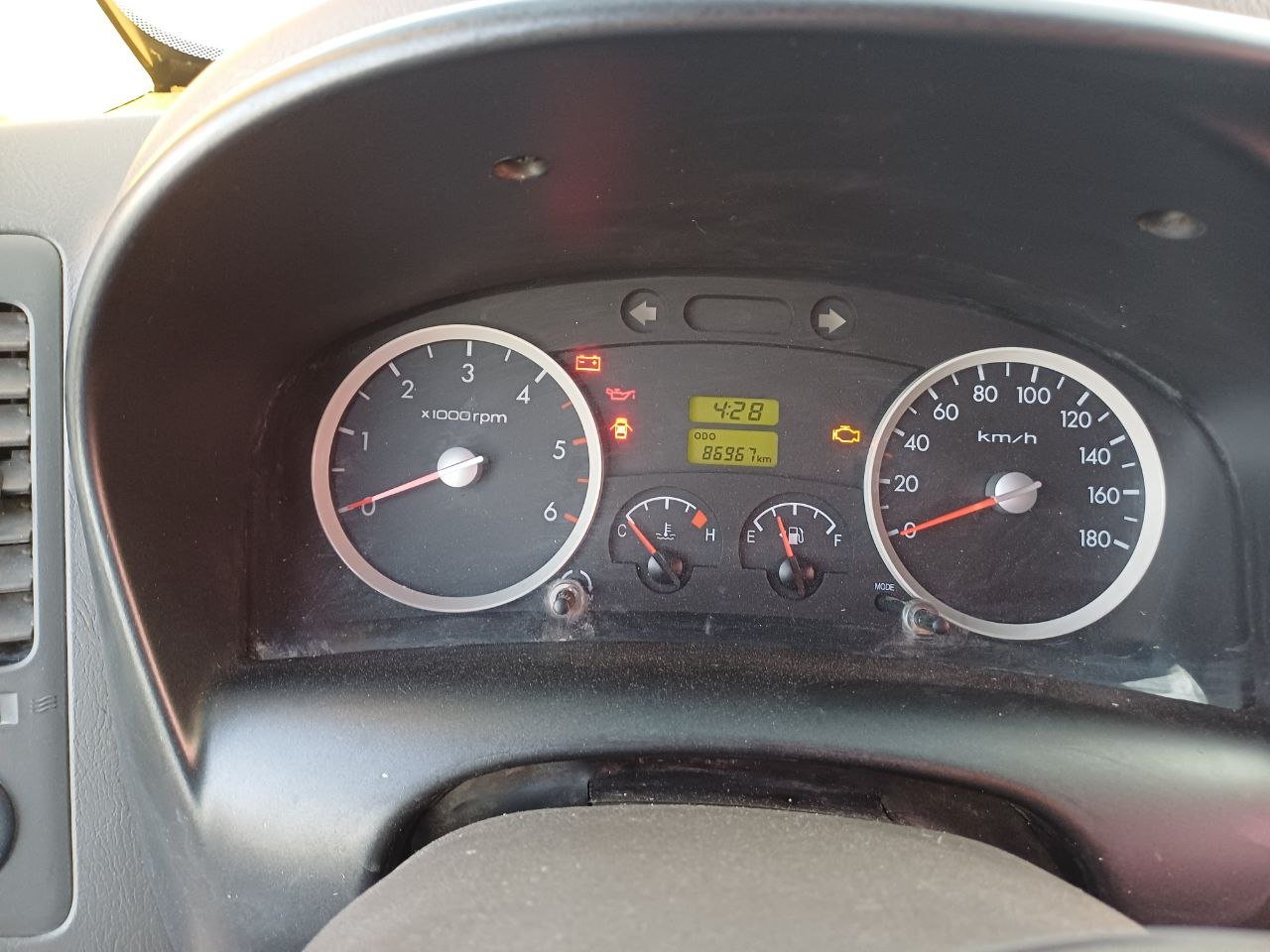 kilometrage car sale hyundai porter 2 crdi cargo truck used 2015 aleppo oq image
