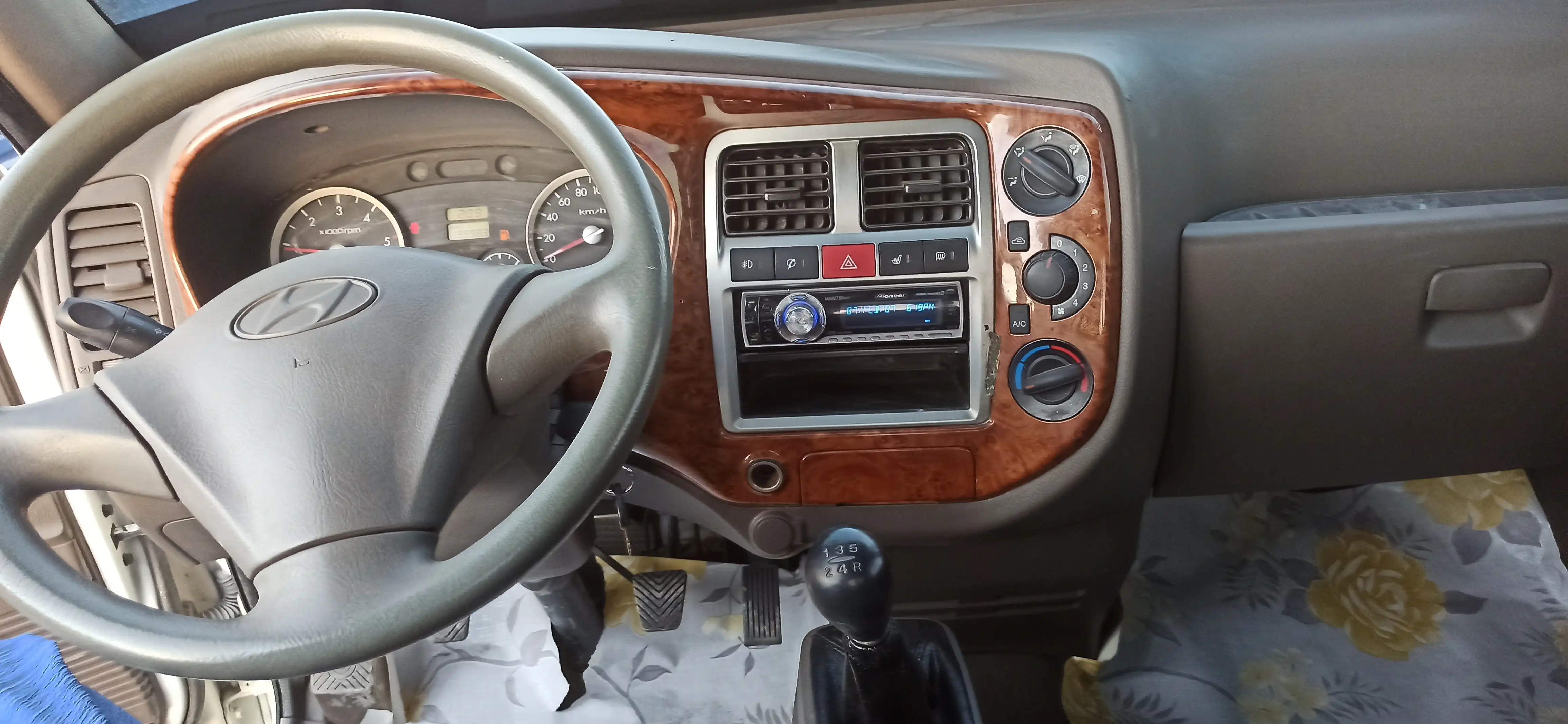 kilometrage car sale hyundai porter 2 crdi cargo truck used 2010 aleppo vh image