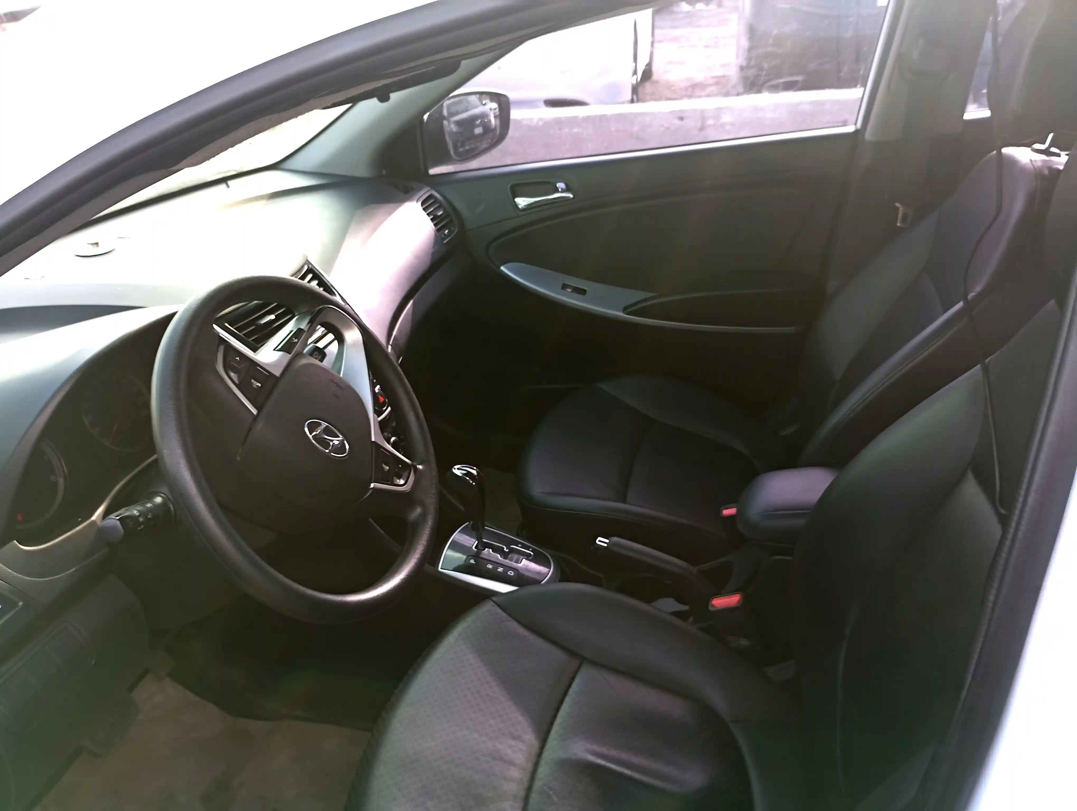 kilometrage car sale hyundai accent standard sedan used 2013 aleppo xz image