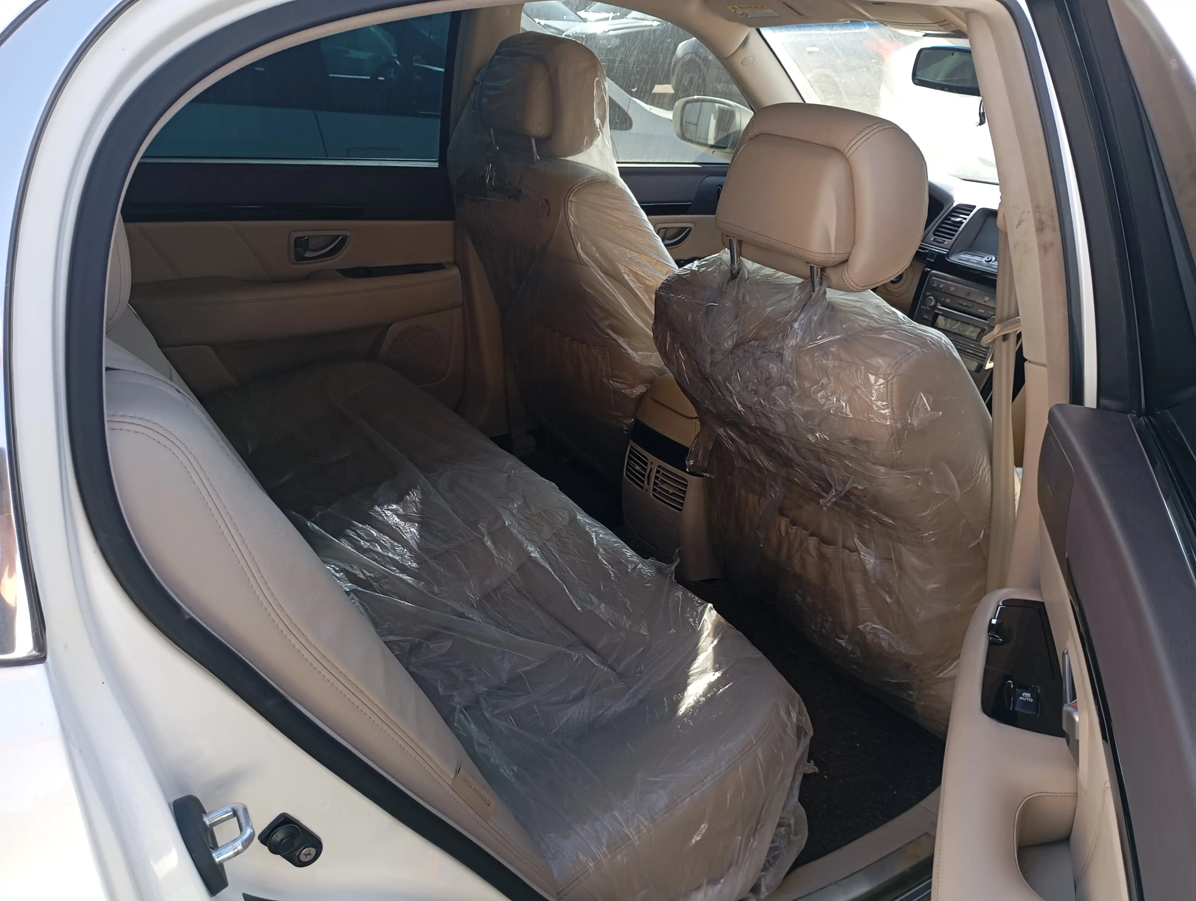 kilometrage car sale kia opirus 3 3l sedan used 2011 aleppo ph image