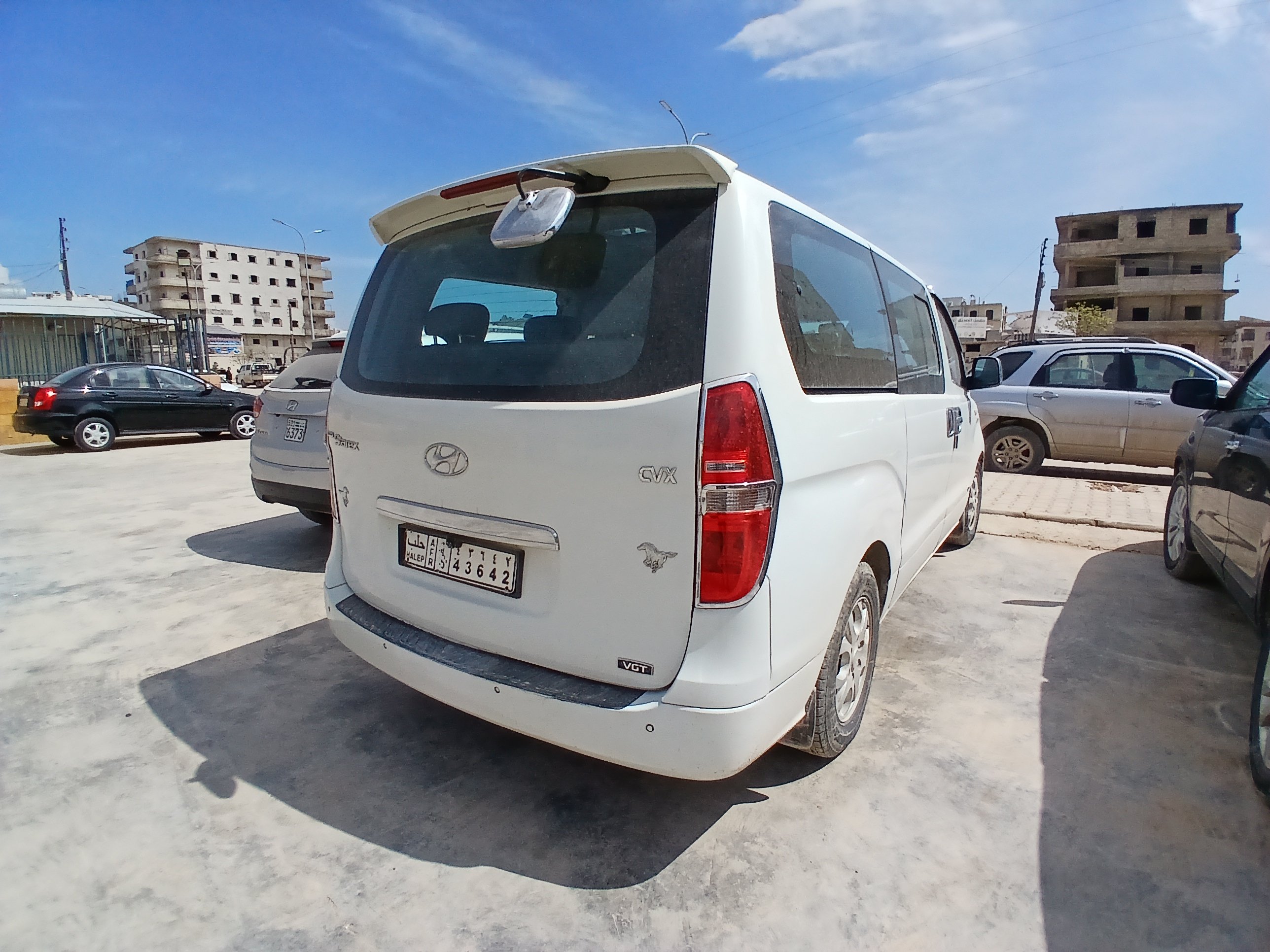 kilometrage car sale hyundai h 1 standard van used 2009 aleppo wz image