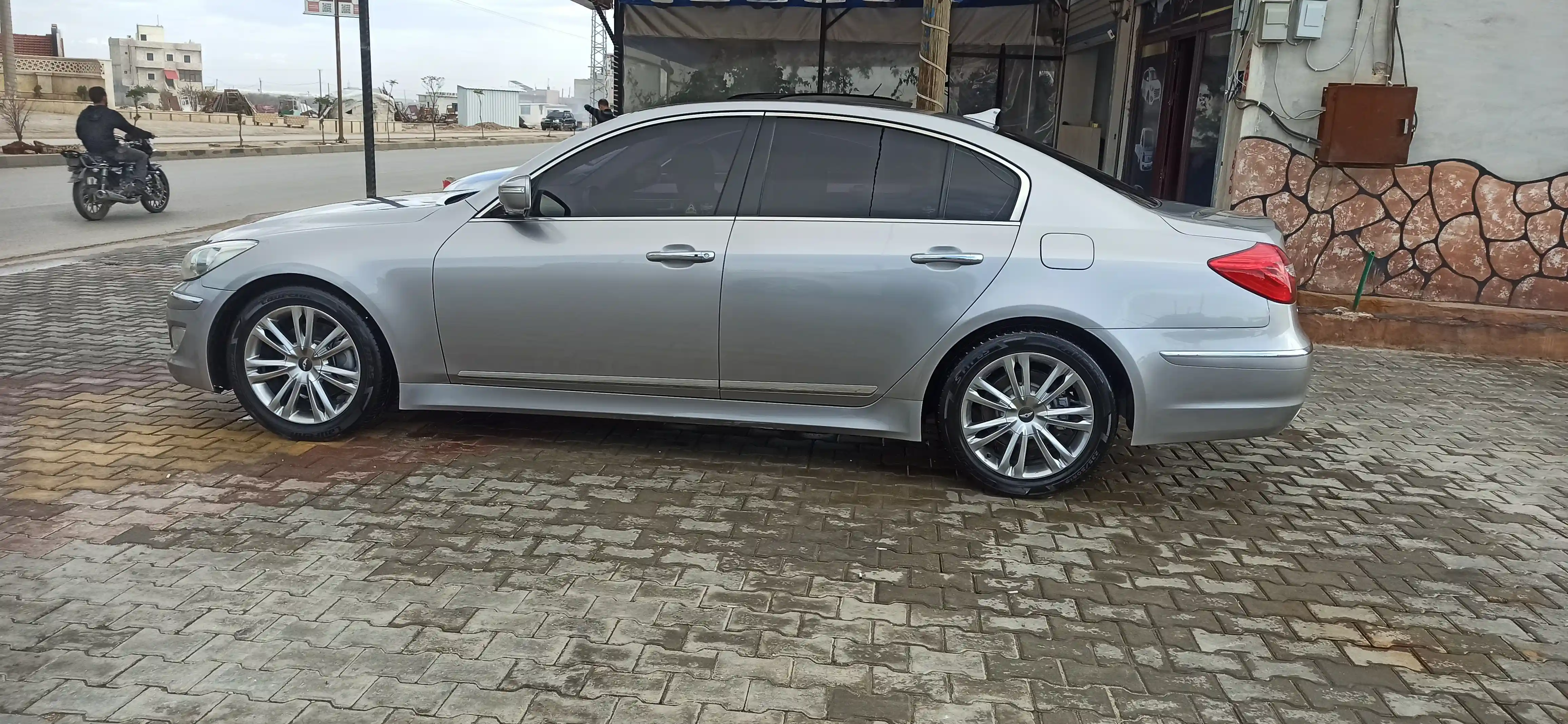 kilometrage car sale genesis bh 330 sedan used 2012 aleppo lf image