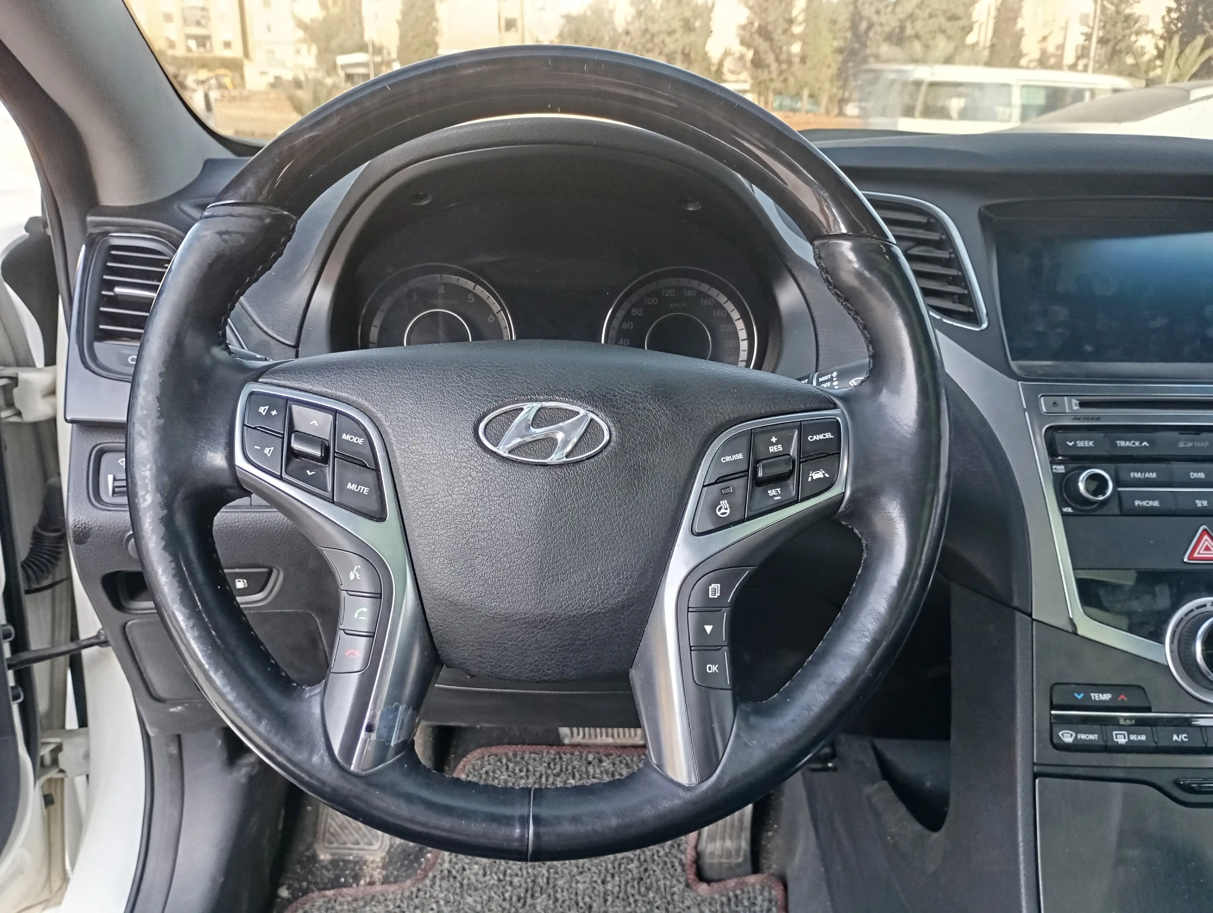 kilometrage car sale hyundai grandeur hg 300 sedan used 2015 aleppo up image