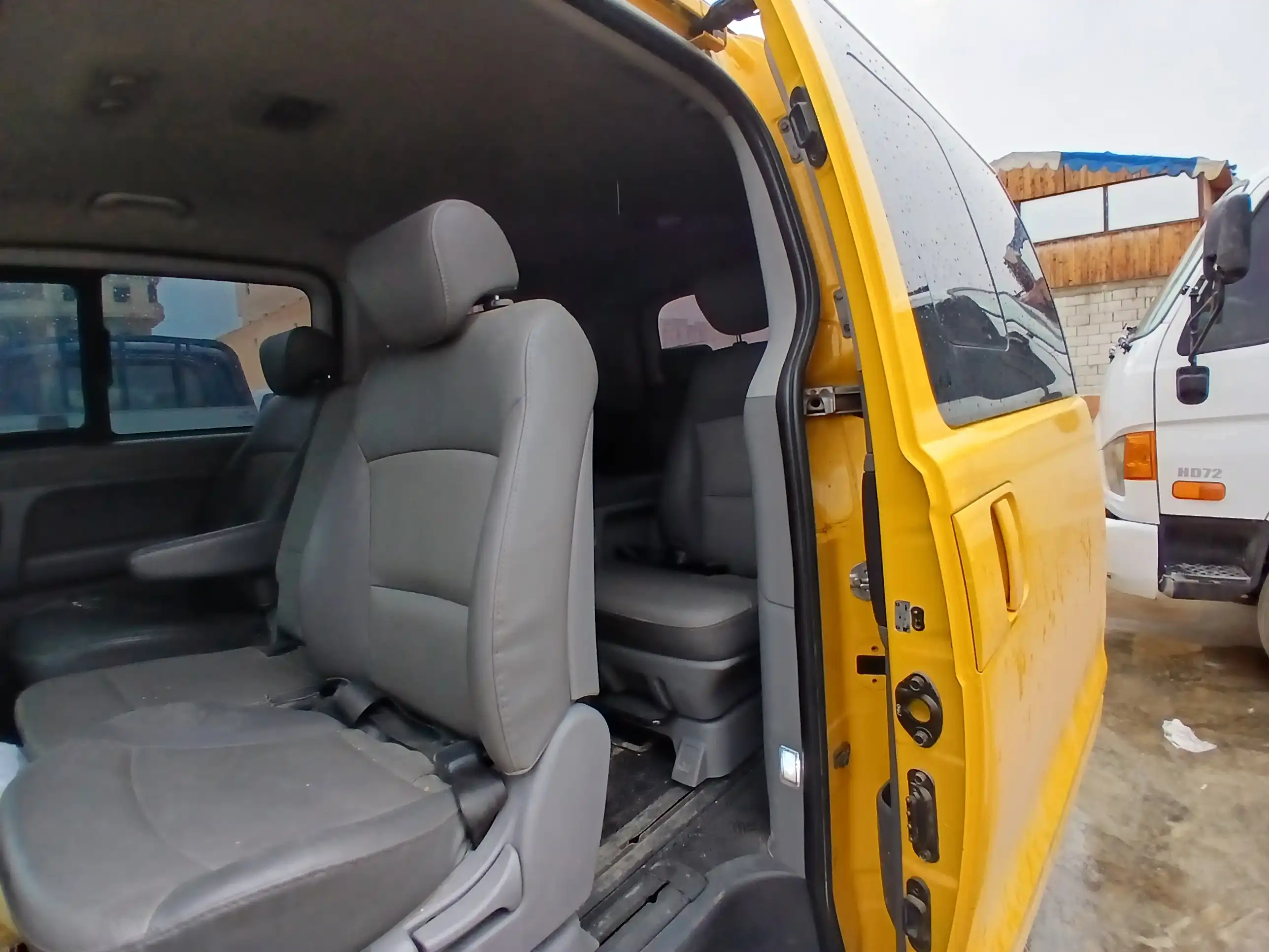 kilometrage car sale hyundai grand starex cvx van used 2011 aleppo ly image