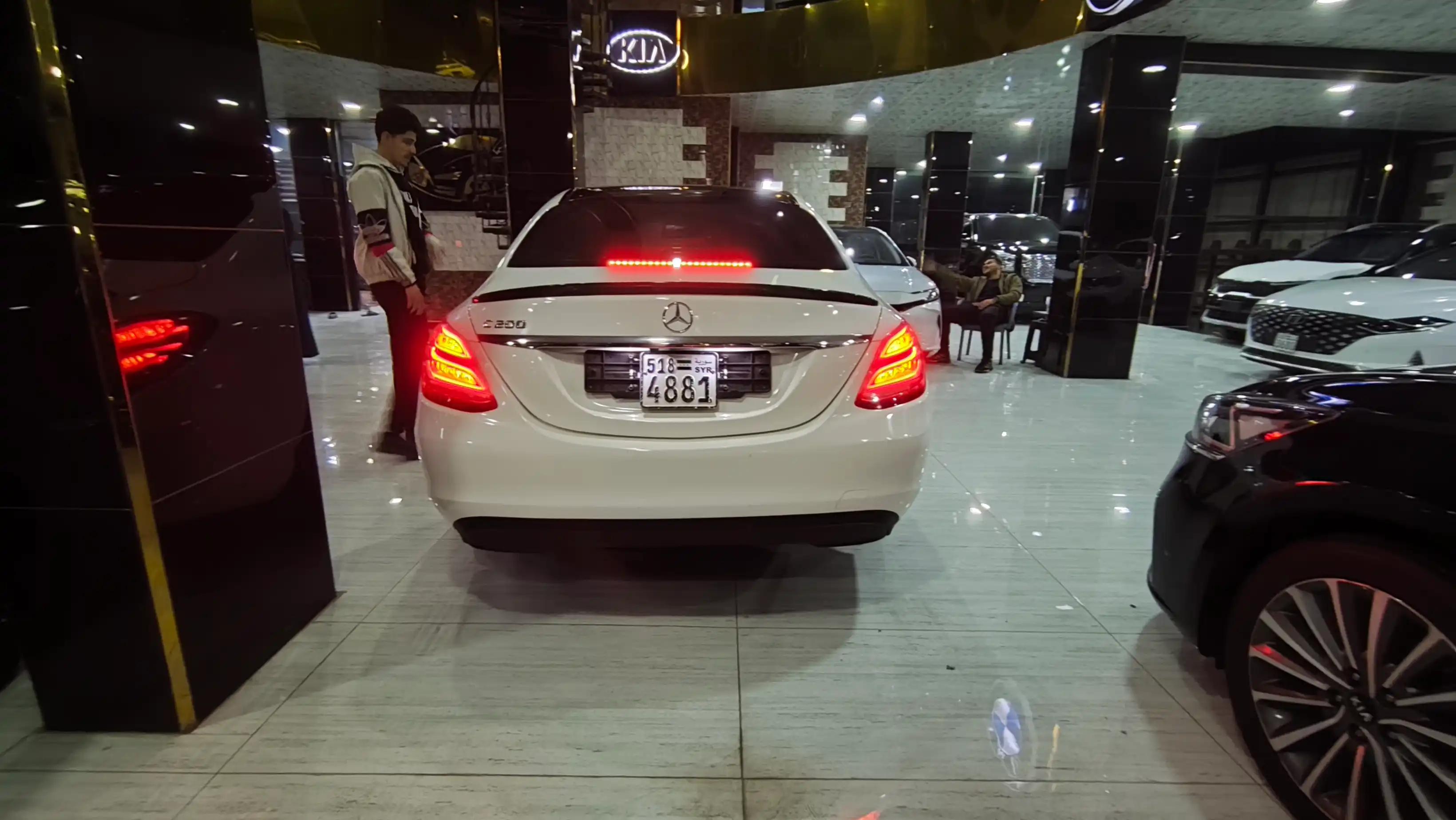 kilometrage car sale mercedes c class 200 sedan used 2015 aleppo hr image