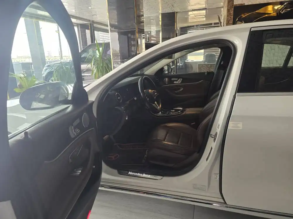 kilometrage car sale mercedes e class e 300 4 matic sedan used 2017 aleppo zo image