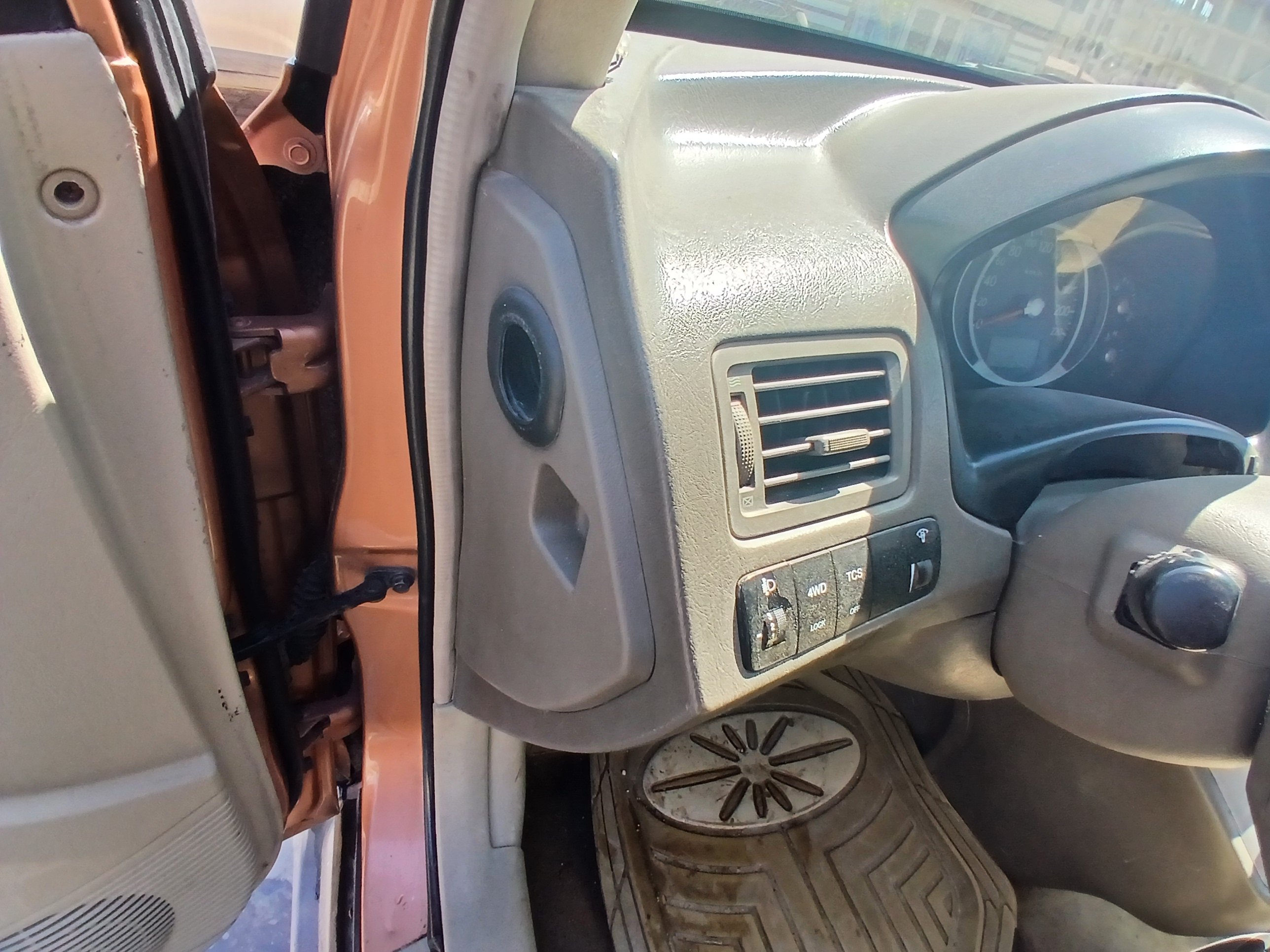 kilometrage car sale hyundai tucson standard suv used 2005 aleppo cd image