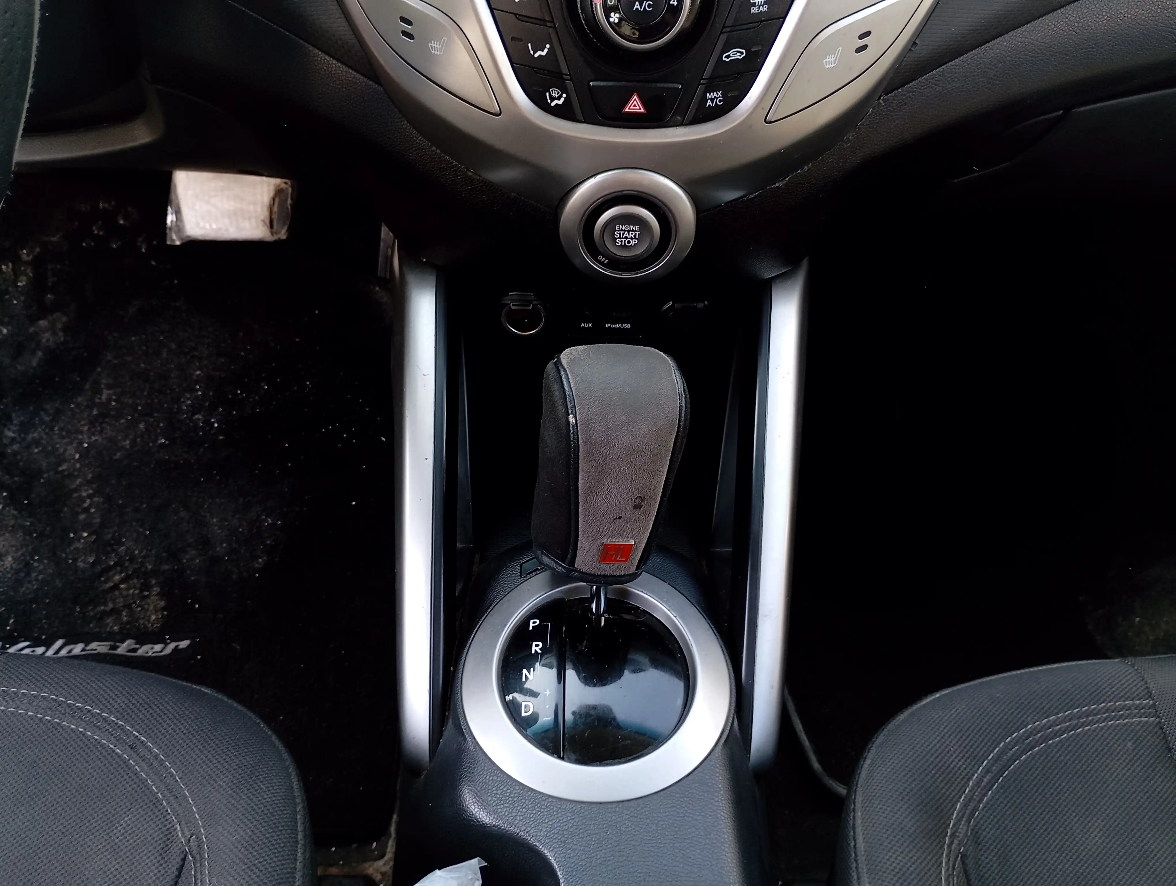 kilometrage car sale hyundai veloster standard 2012 jm image