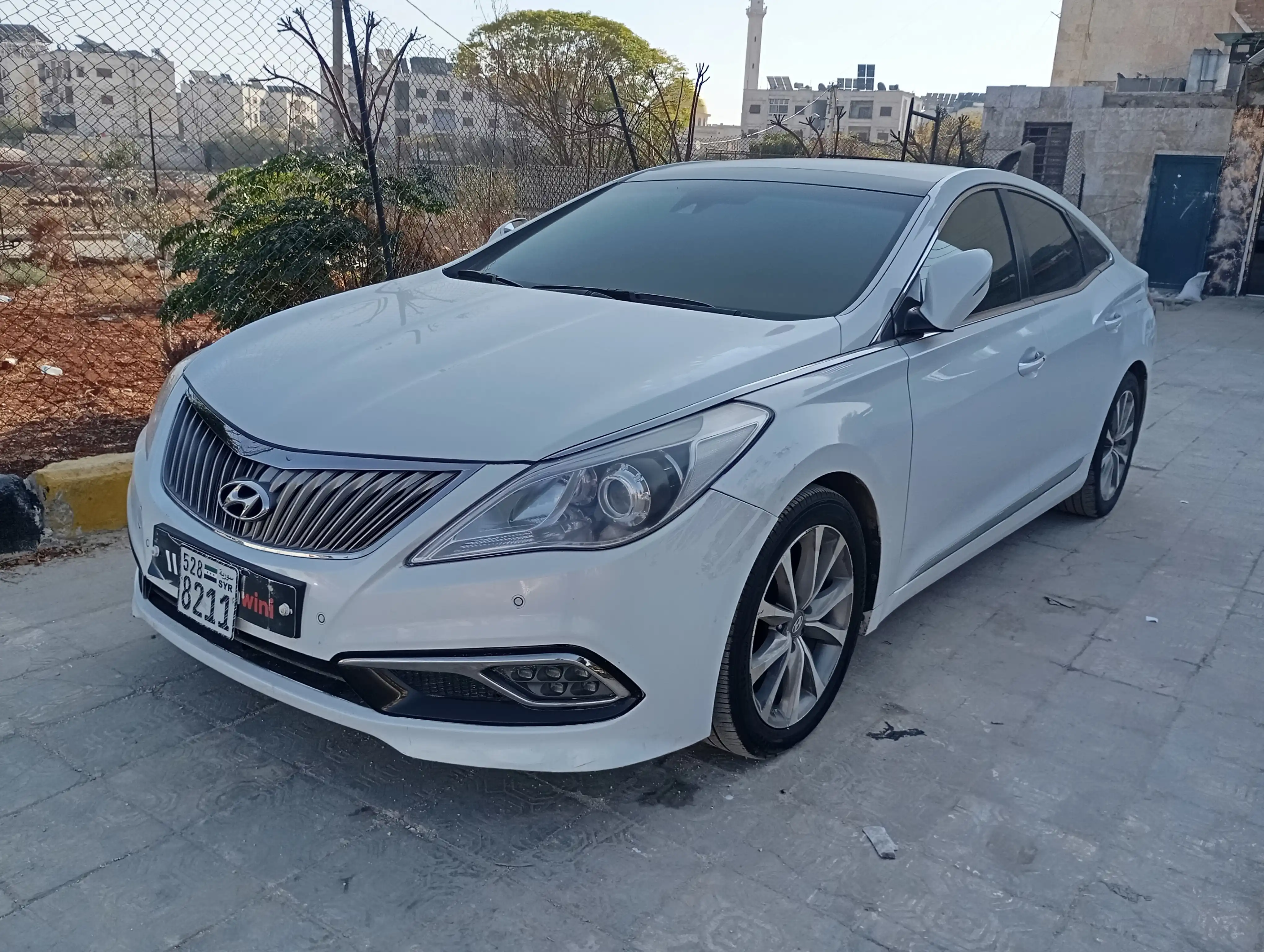 kilometrage car sale hyundai grandeur hg 300 sedan used 2015 aleppo up image