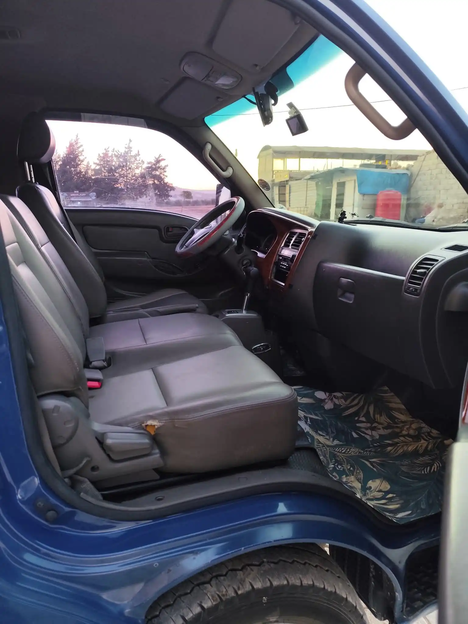 kilometrage car sale hyundai porter 2 crdi cargo truck used 2009 aleppo jr image