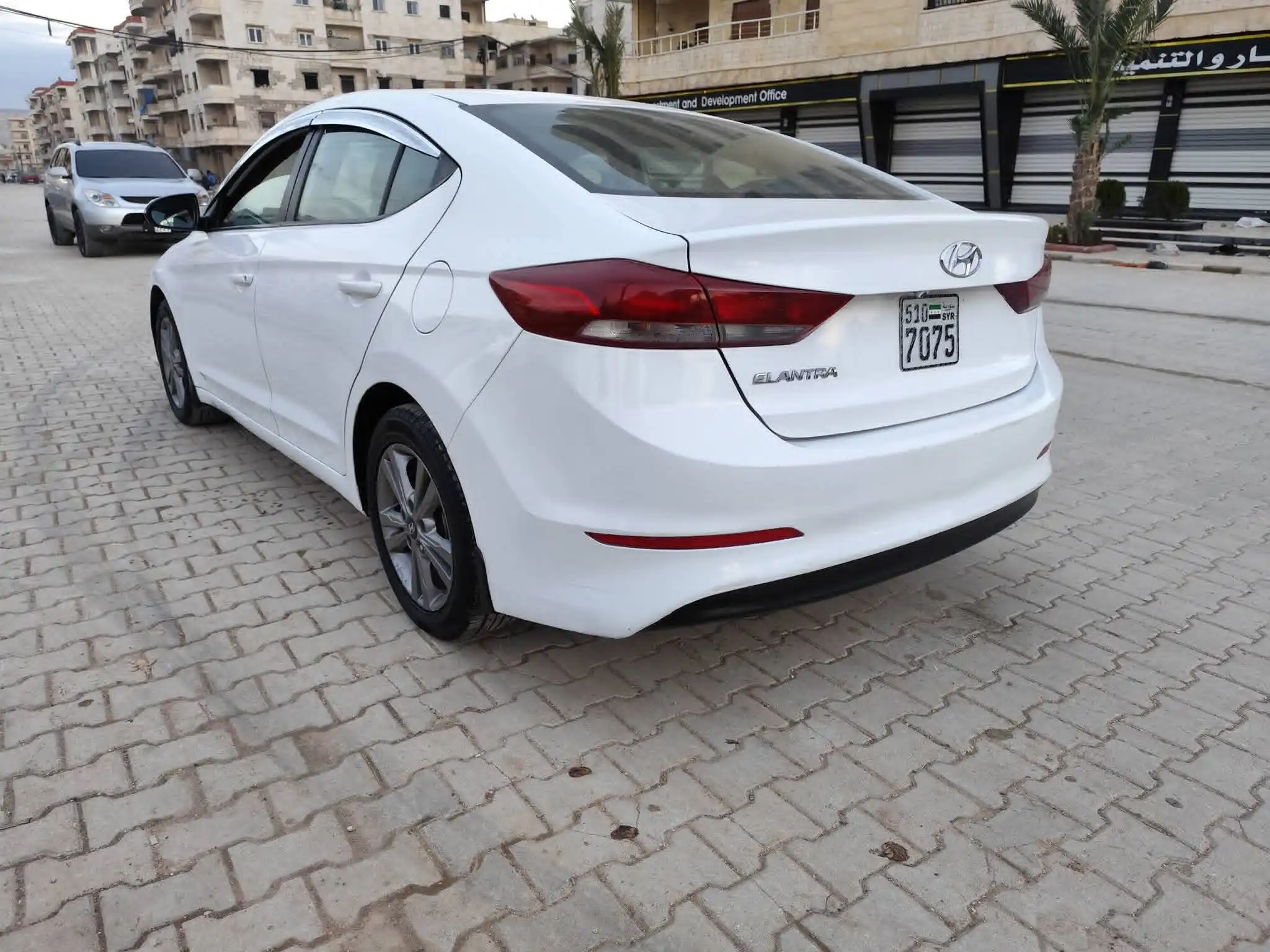 kilometrage car sale hyundai elantra standard sedan used 2017 aleppo wh image